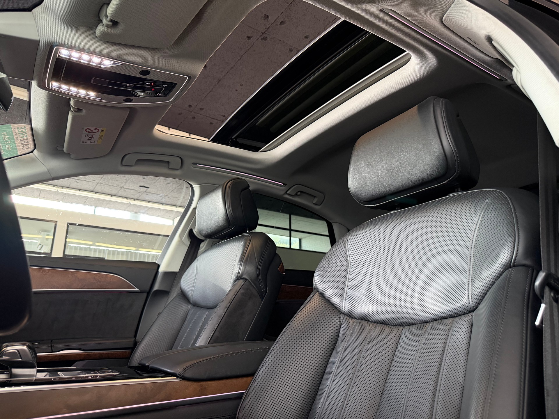 AUDI A8 50 TDI quattro tiptronic-image-14
