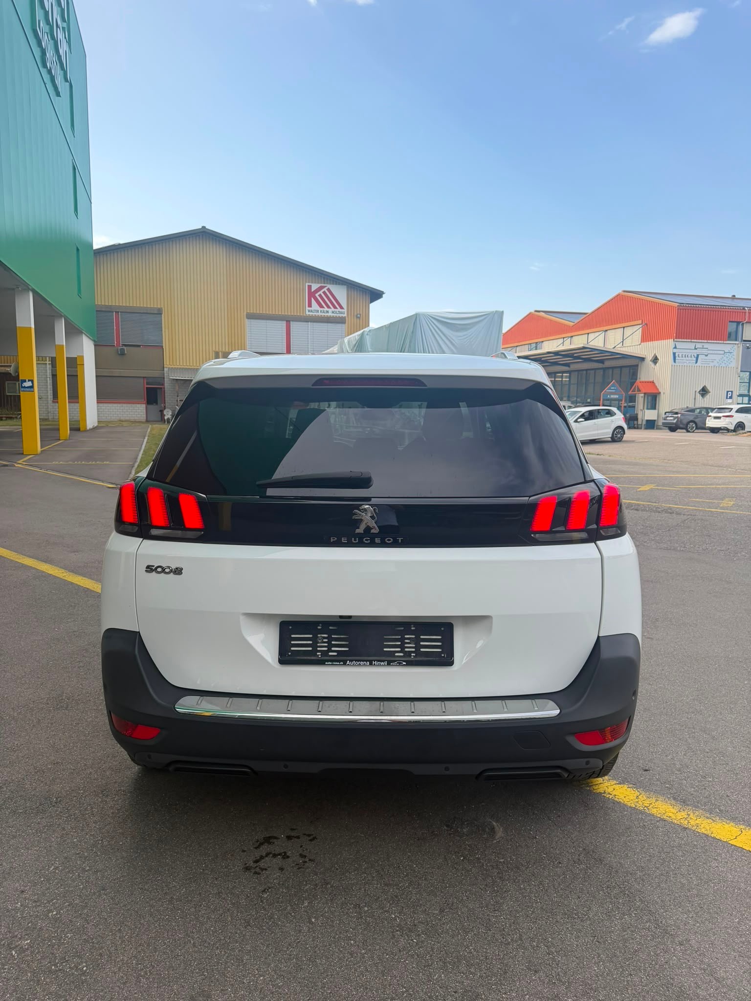 PEUGEOT 5008 1.5 BlueHDi Allure EAT-image-5