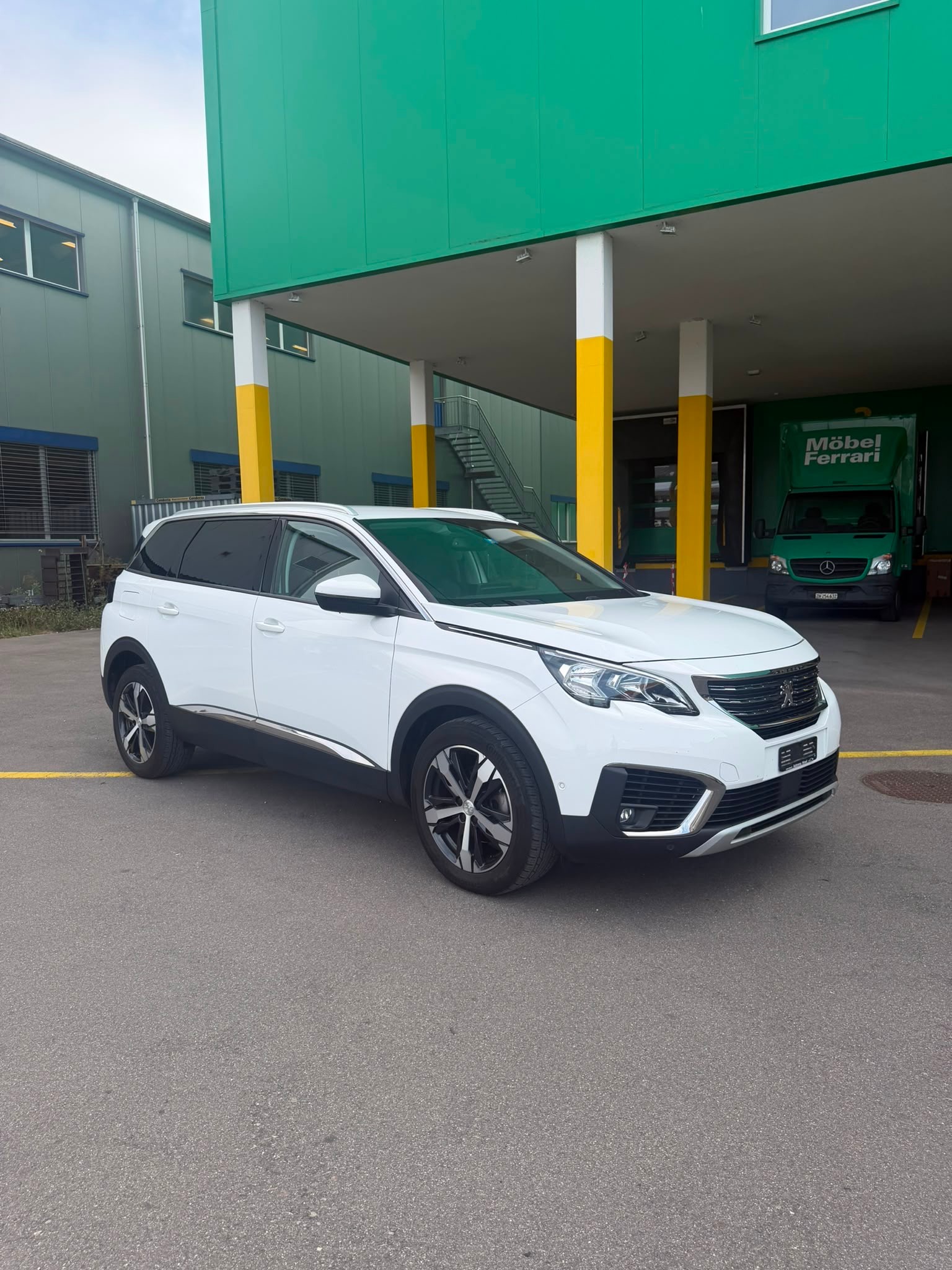 PEUGEOT 5008 1.5 BlueHDi Allure EAT-image-0