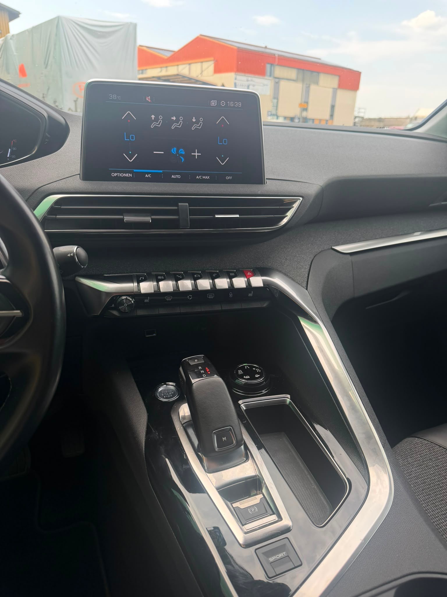 PEUGEOT 5008 1.5 BlueHDi Allure EAT-image-10
