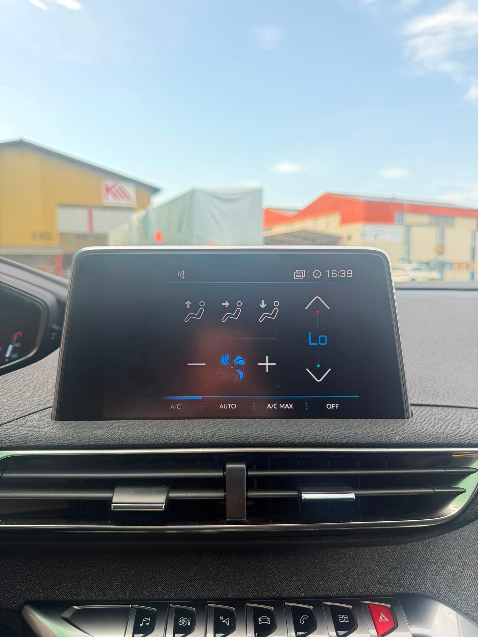 PEUGEOT 5008 1.5 BlueHDi Allure EAT-image-12