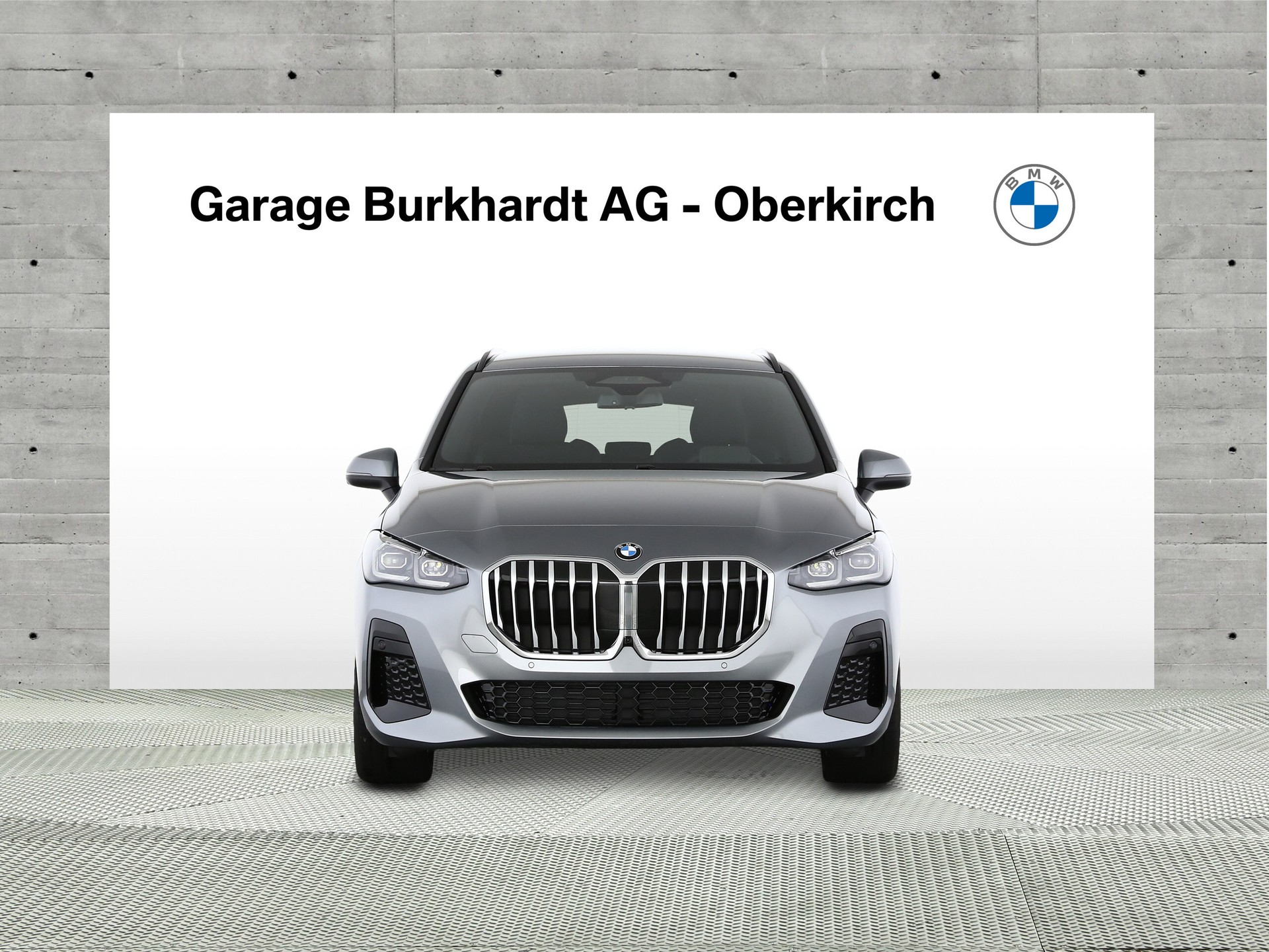 BMW 220i Act. Tour. M Sport-image-4