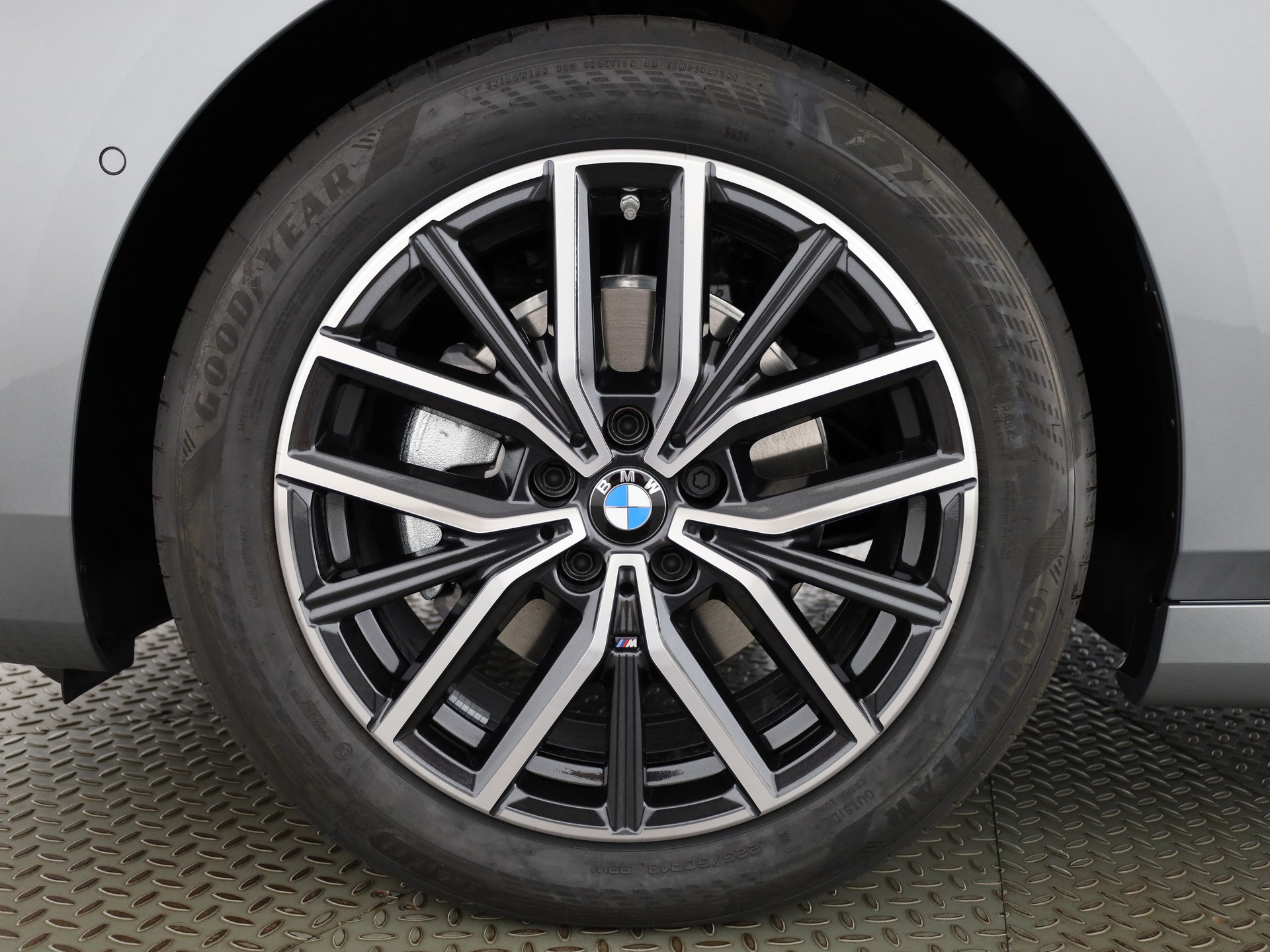 BMW 220i Act. Tour. M Sport-image-22