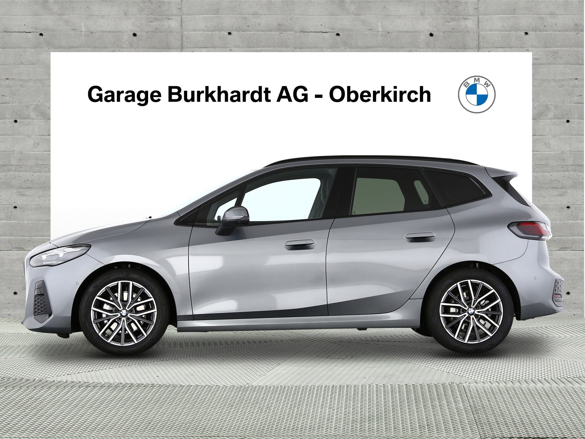 BMW 220i Act. Tour. M Sport-image-2