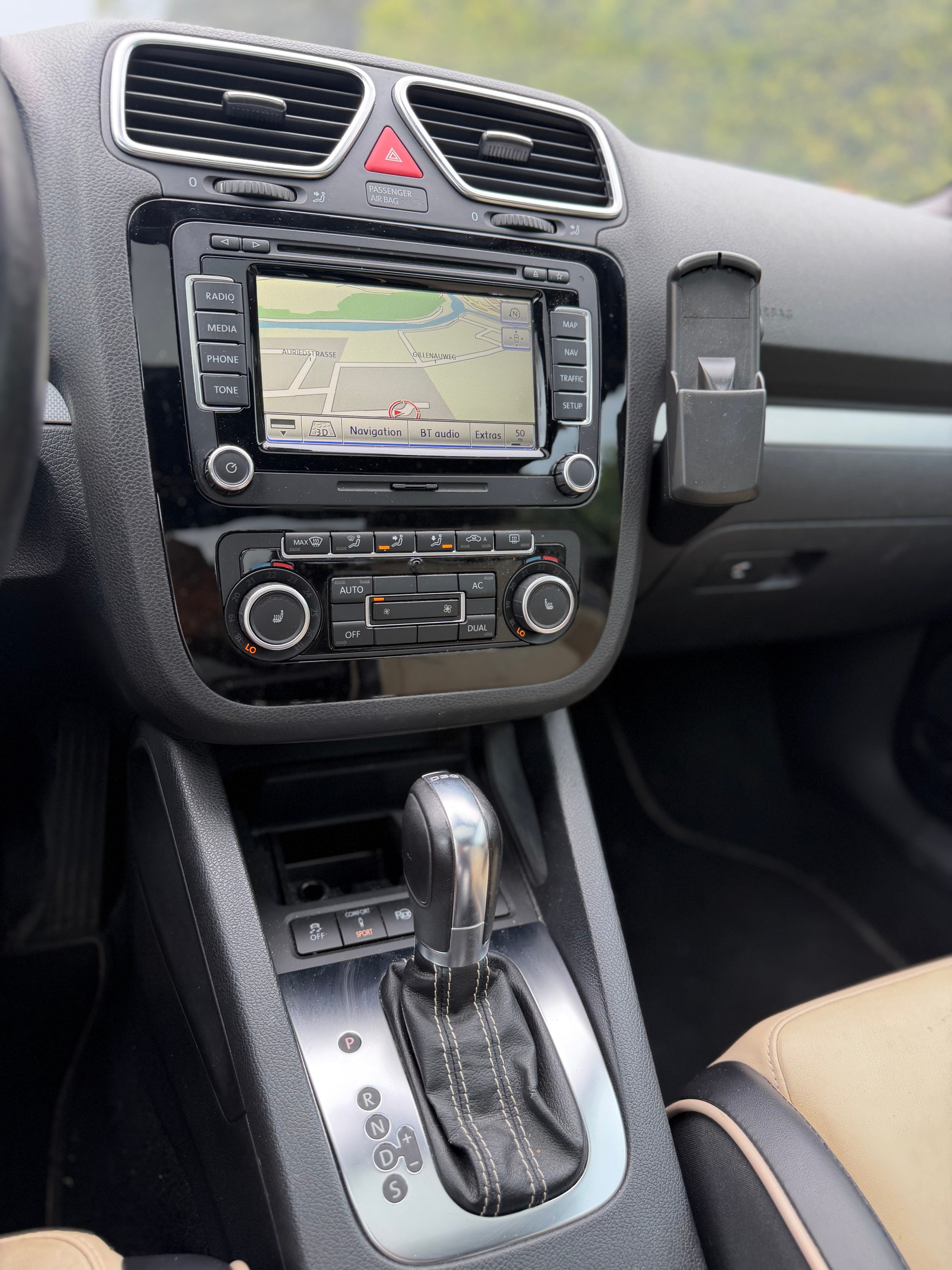 VW Eos 2.0 TSI White Night DSG-image-9
