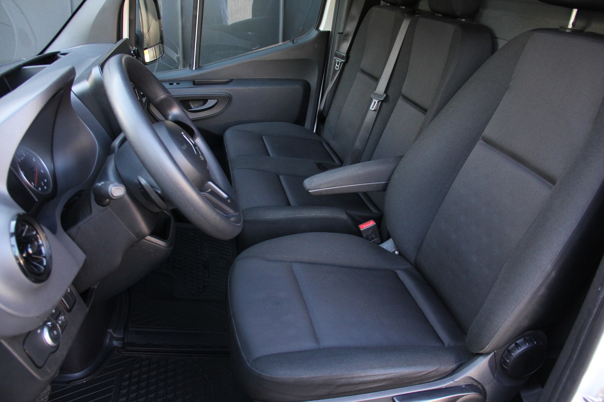 MERCEDES-BENZ Sprinter 317 CDI Standard 9G-TRONIC **AUTOMAT** **HEBEBÜHNE** **RÜCKFAHRKAMERA** **KLIMAAUTOMATIK** °°SOFORT-VERFÜGBAR°°-image-14