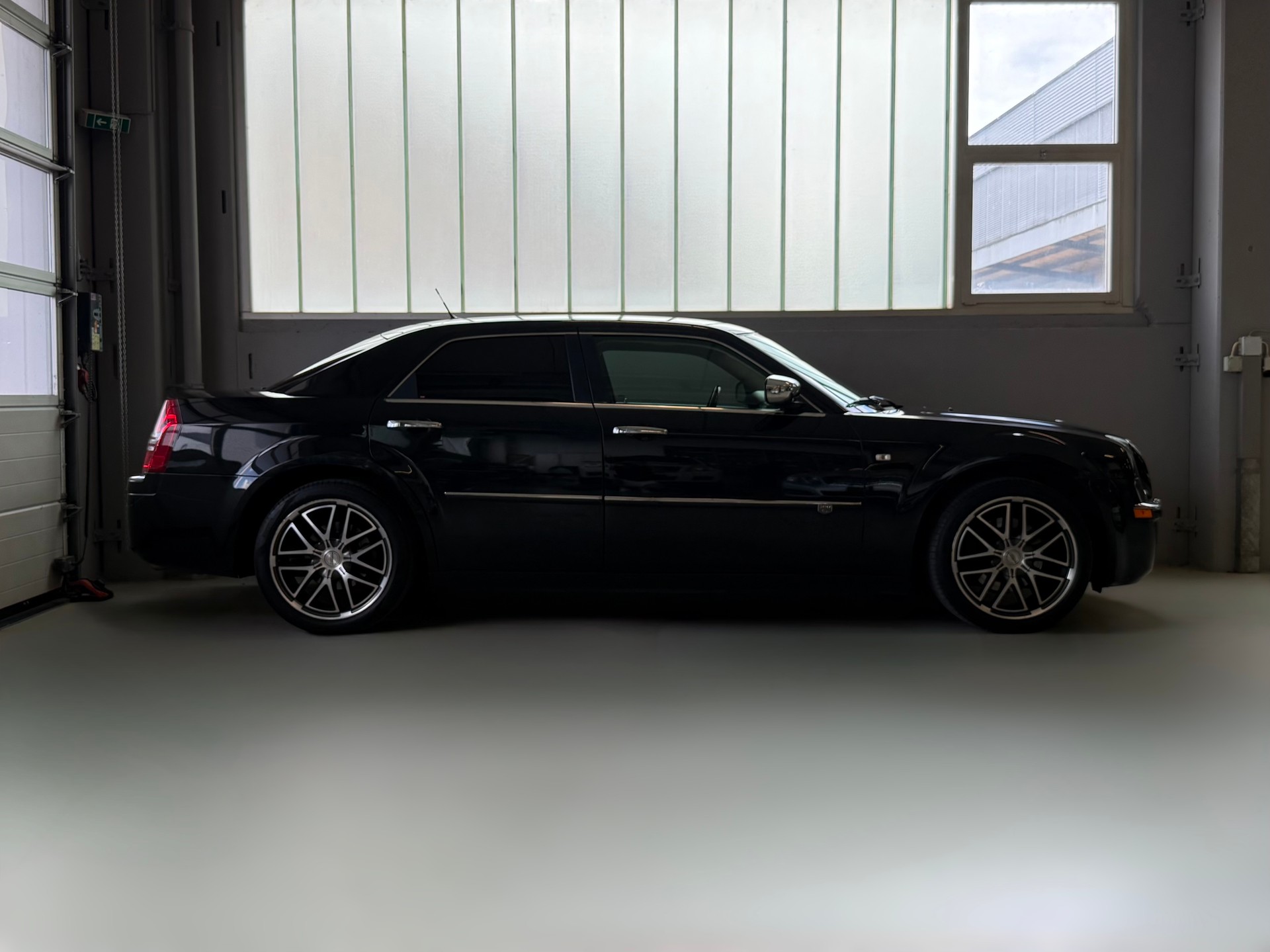 CHRYSLER 300C 3.5 V6-image-3