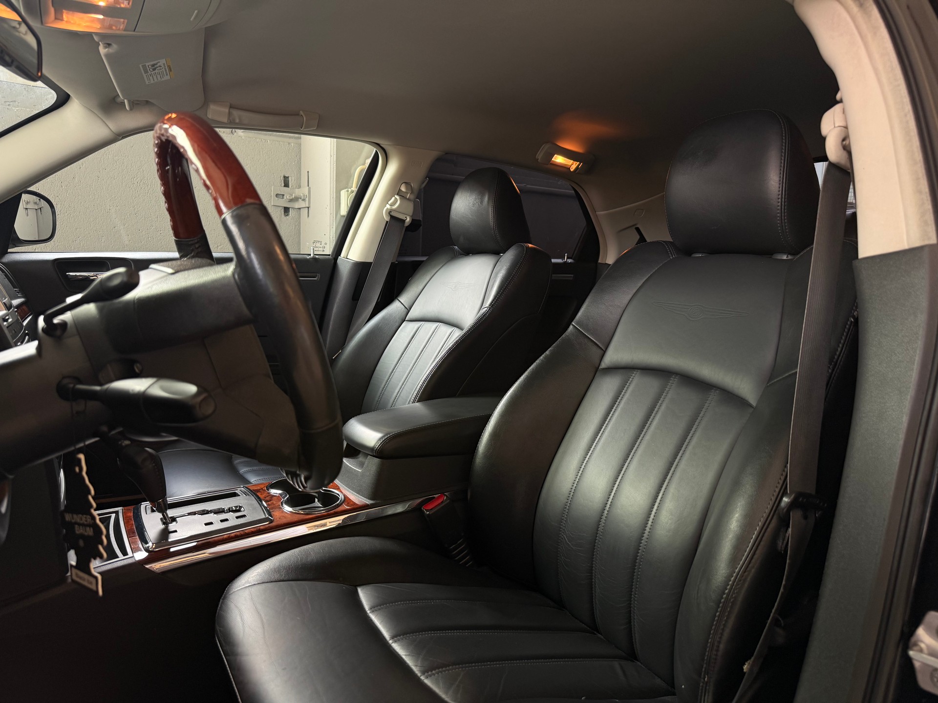CHRYSLER 300C 3.5 V6-image-11