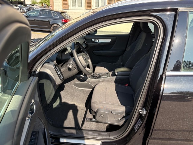 VOLVO XC40 1.5 T4 PiH Inscription Expression-image-4