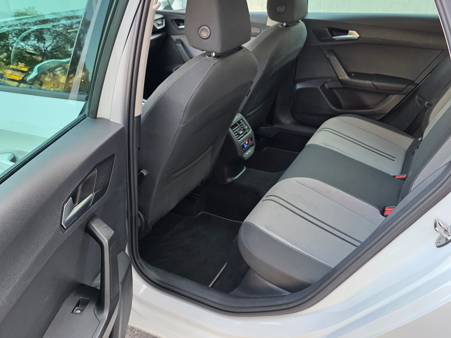 SEAT Leon ST 2.0 TDI EVO DSG Style-image-12