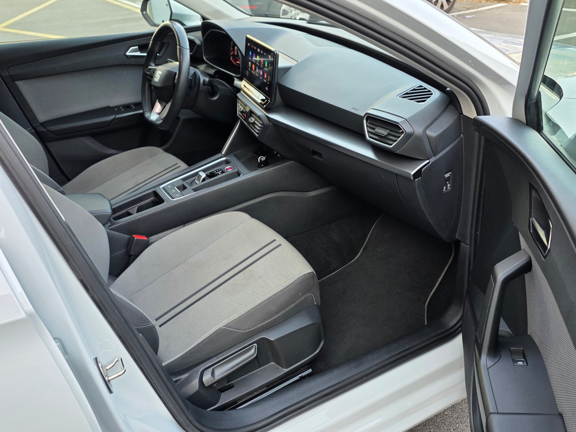 SEAT Leon ST 2.0 TDI EVO DSG Style-image-10