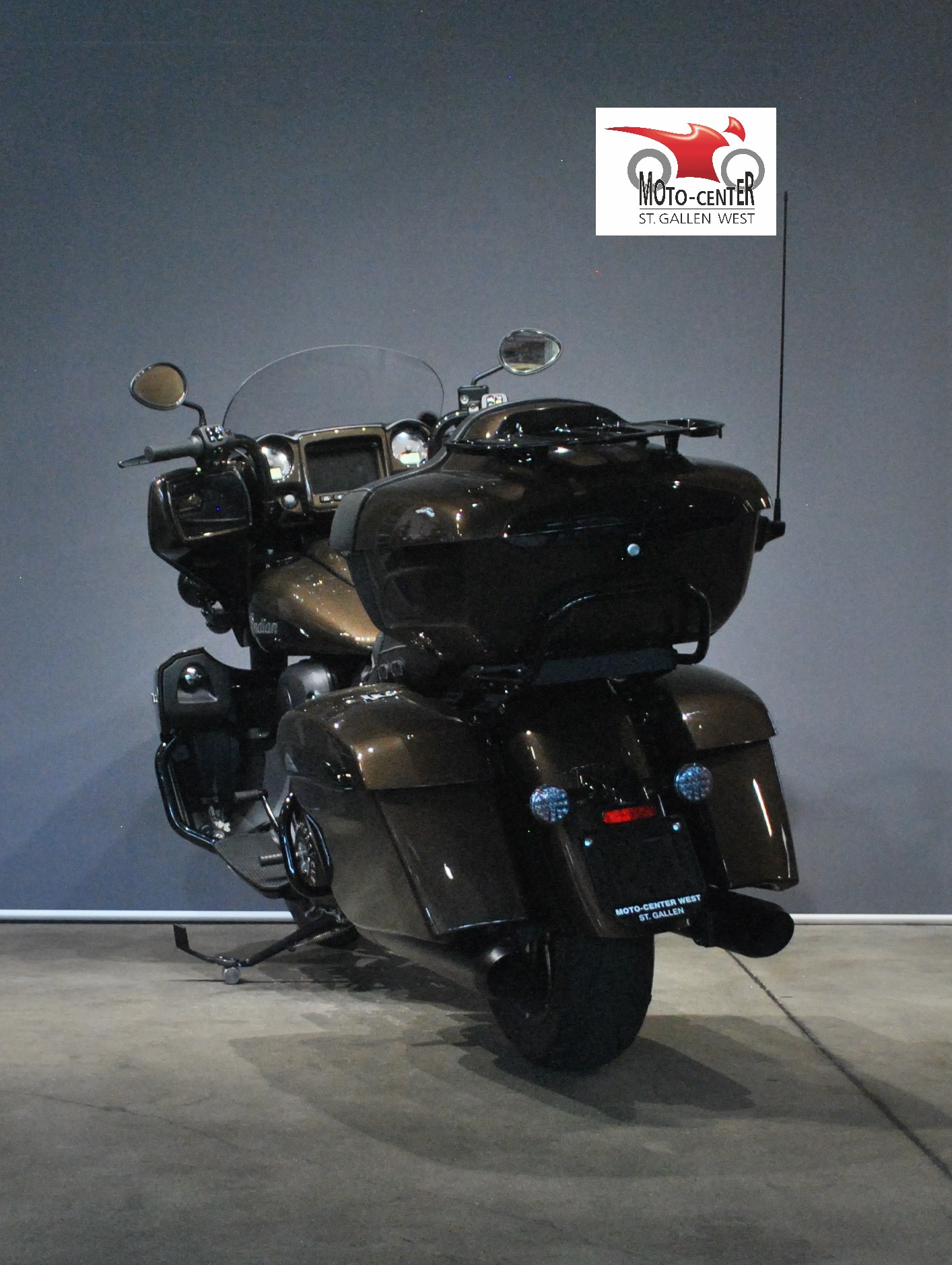 INDIAN Roadmaster Dark Horse-showroom-element-3