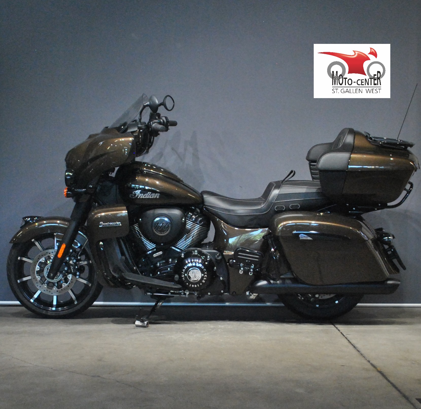 INDIAN Roadmaster Dark Horse-showroom-element-2