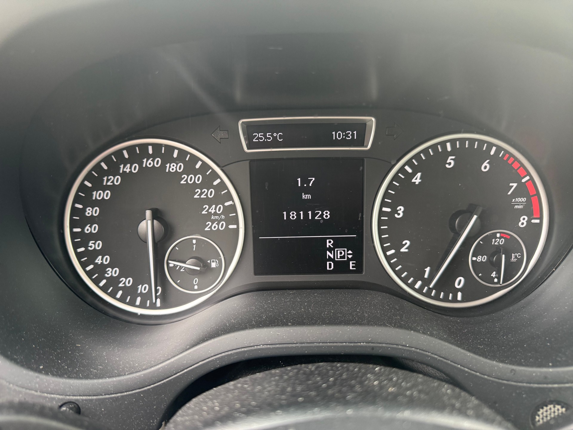 MERCEDES-BENZ B 220 4Matic 7G-DCT-image-23