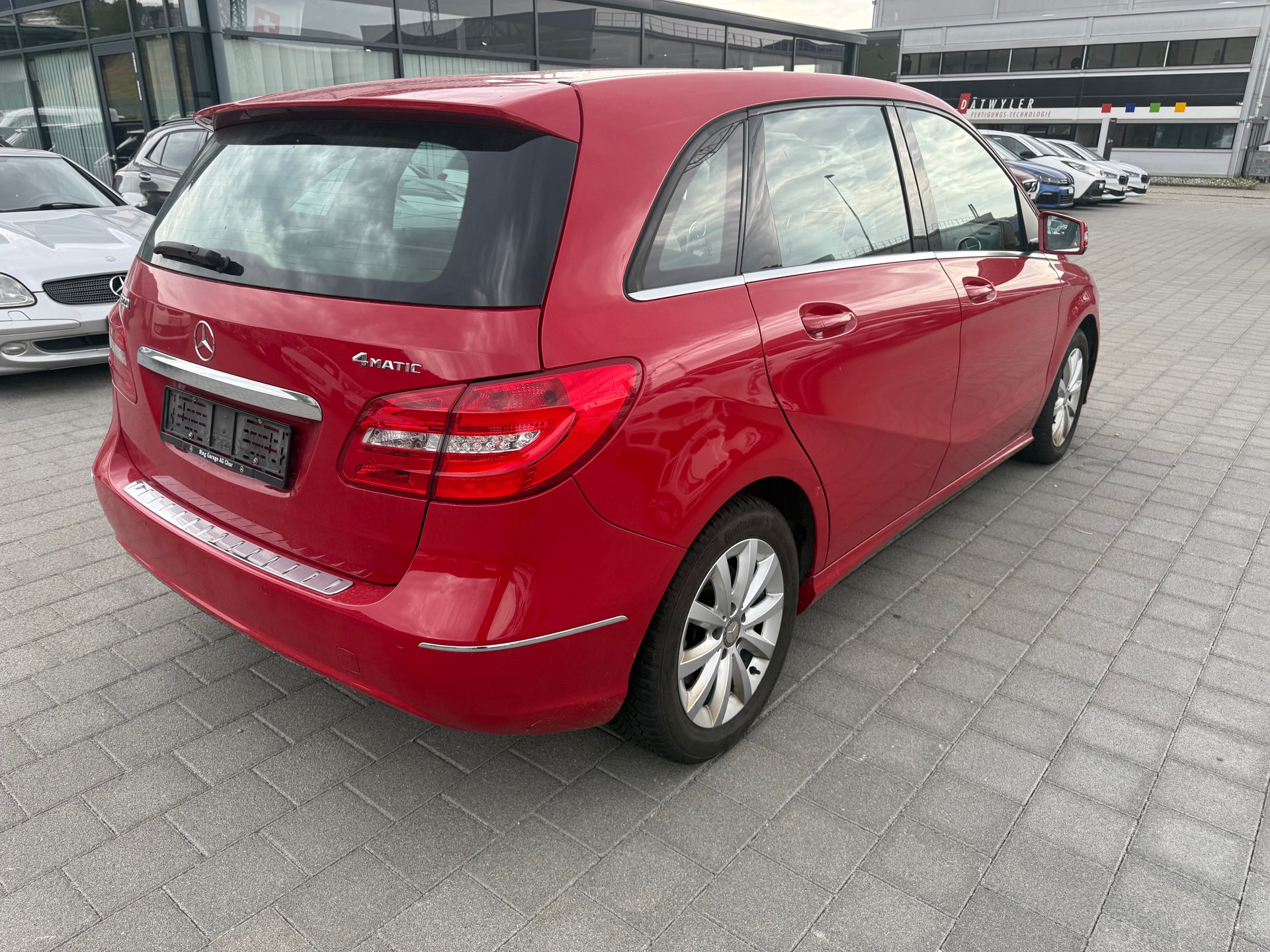 MERCEDES-BENZ B 220 4Matic 7G-DCT-image-9