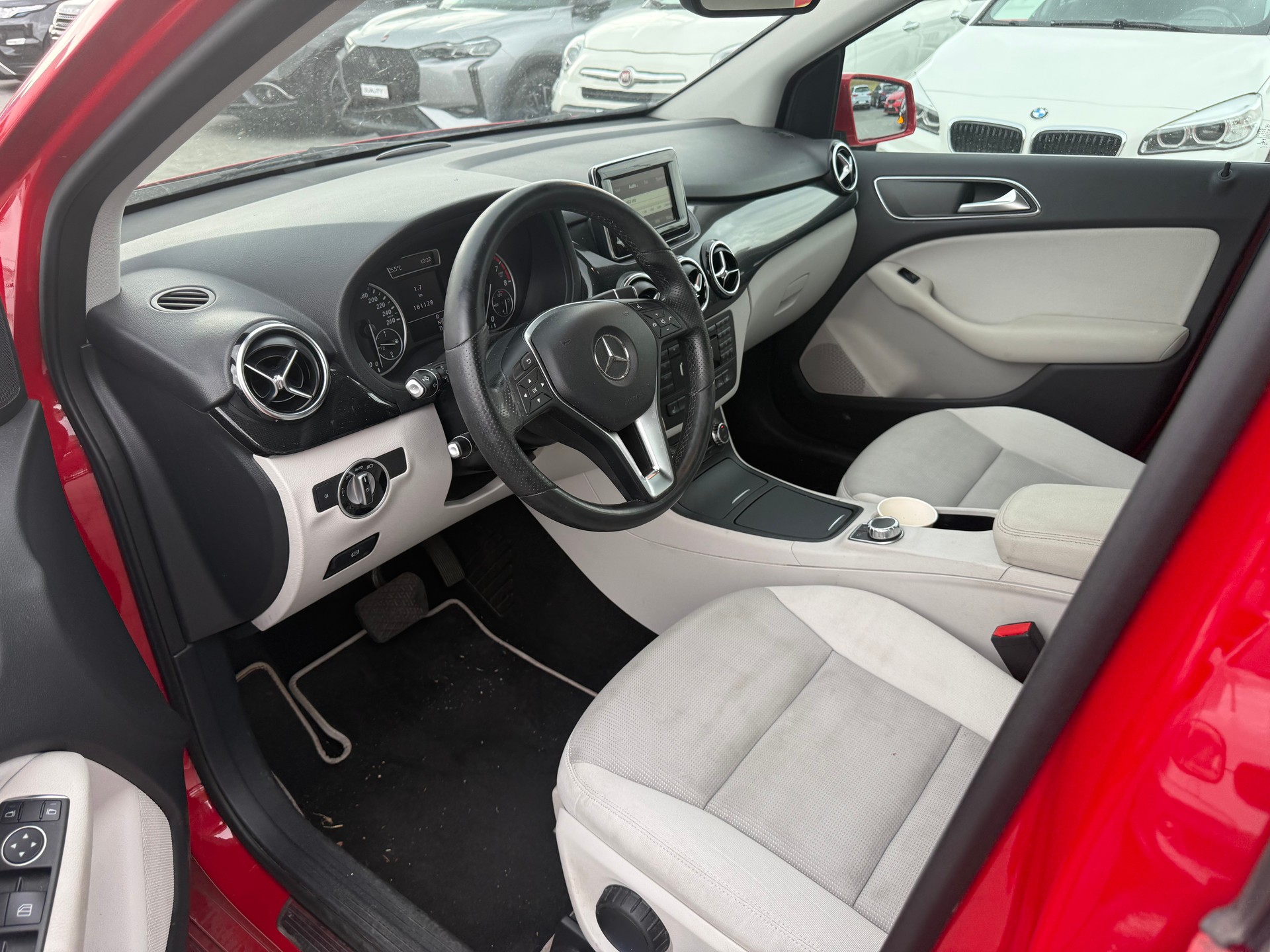 MERCEDES-BENZ B 220 4Matic 7G-DCT-image-18