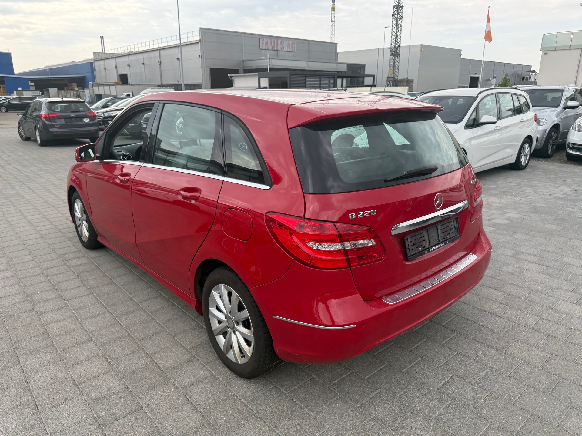 MERCEDES-BENZ B 220 4Matic 7G-DCT-image-15