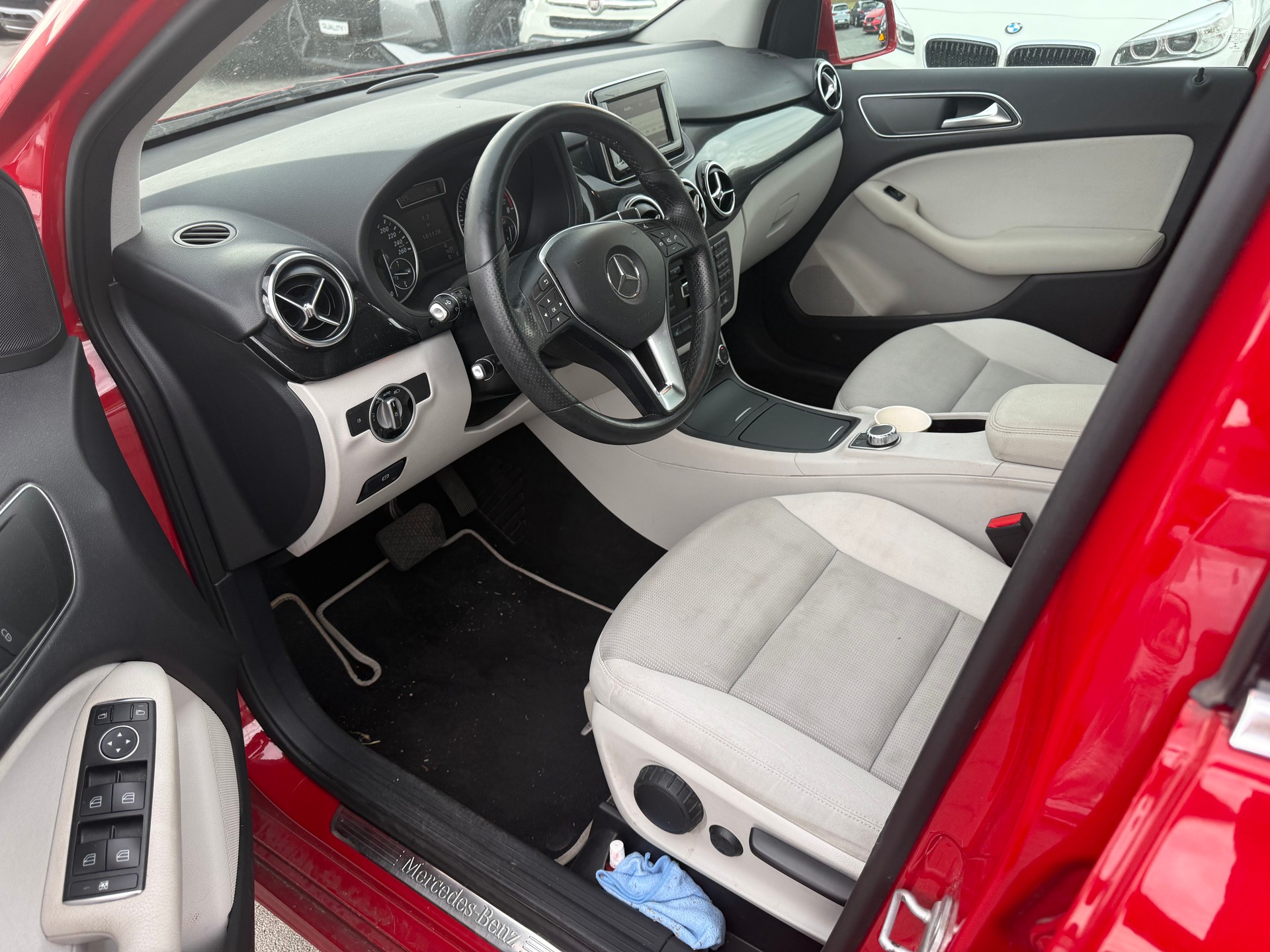MERCEDES-BENZ B 220 4Matic 7G-DCT-image-17