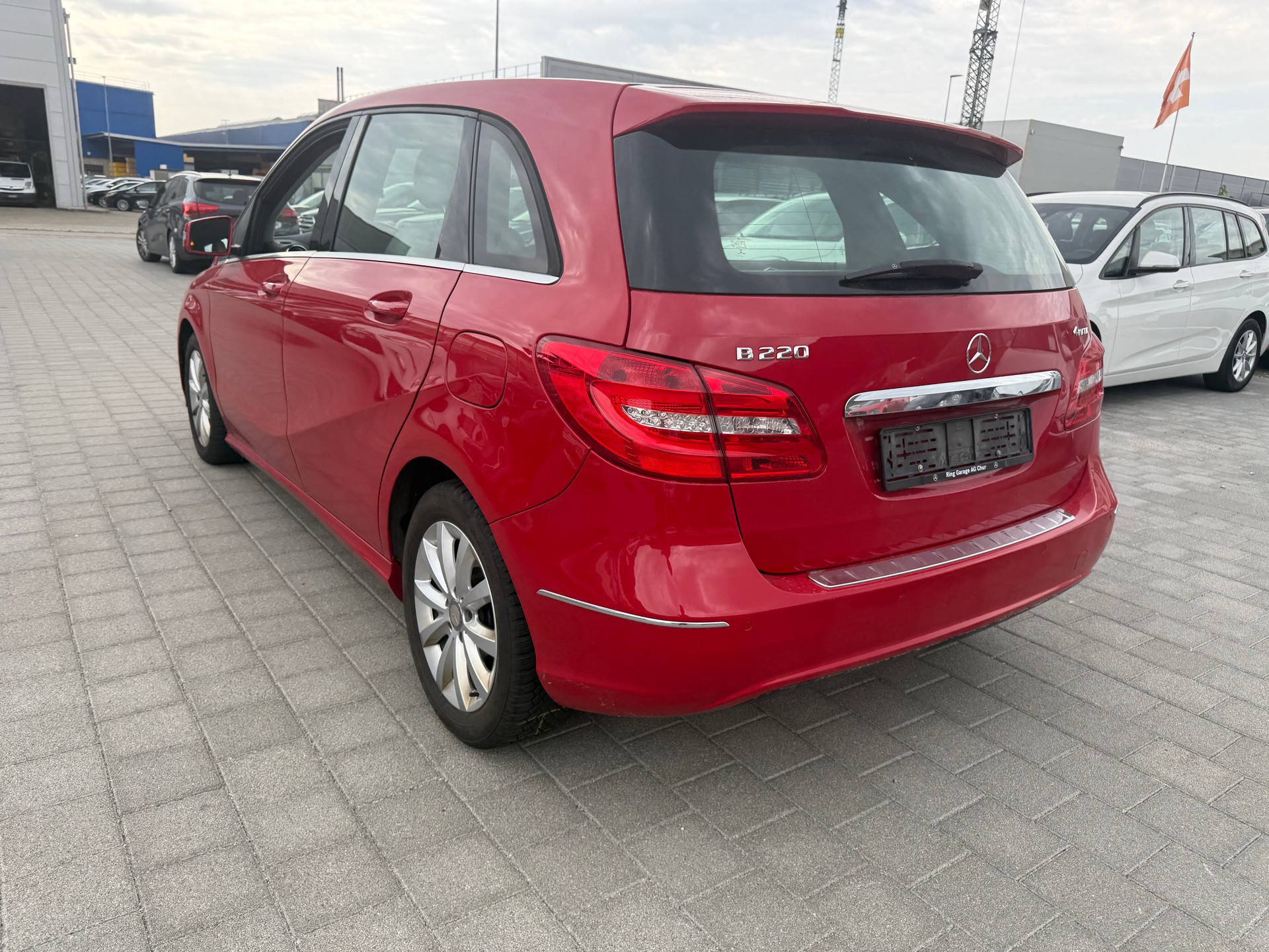 MERCEDES-BENZ B 220 4Matic 7G-DCT-image-12