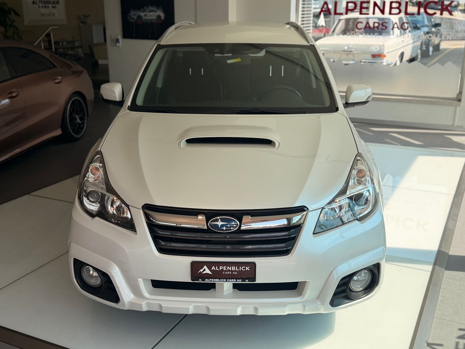 SUBARU Outback 2.0D SWISS EDITION AWD Lineartronic-showroom-element-2