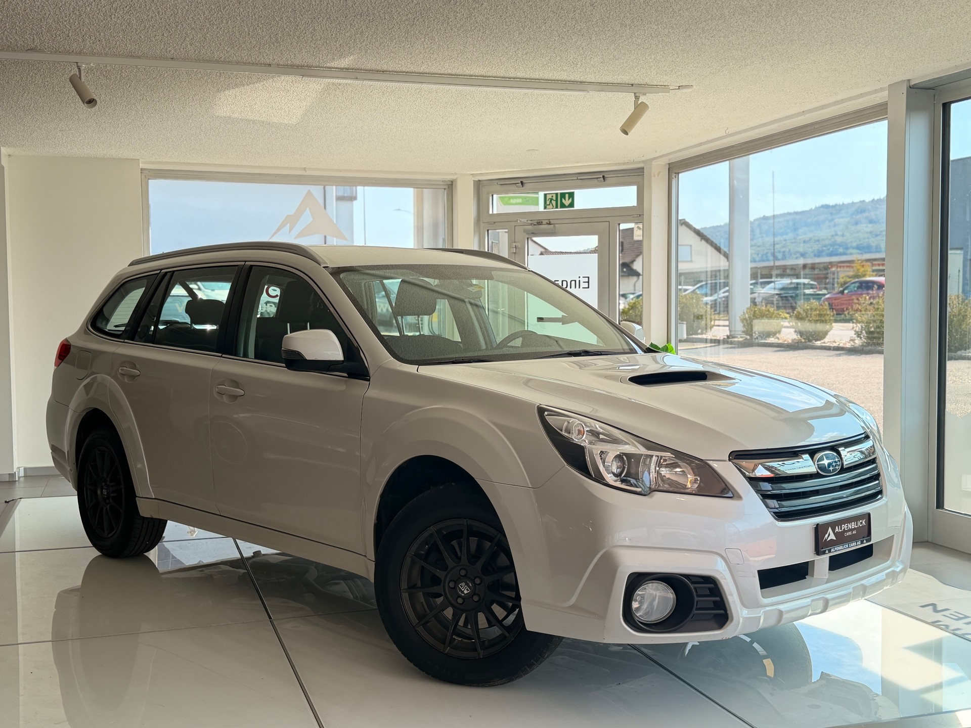 SUBARU Outback 2.0D SWISS EDITION AWD Lineartronic-showroom-element-1