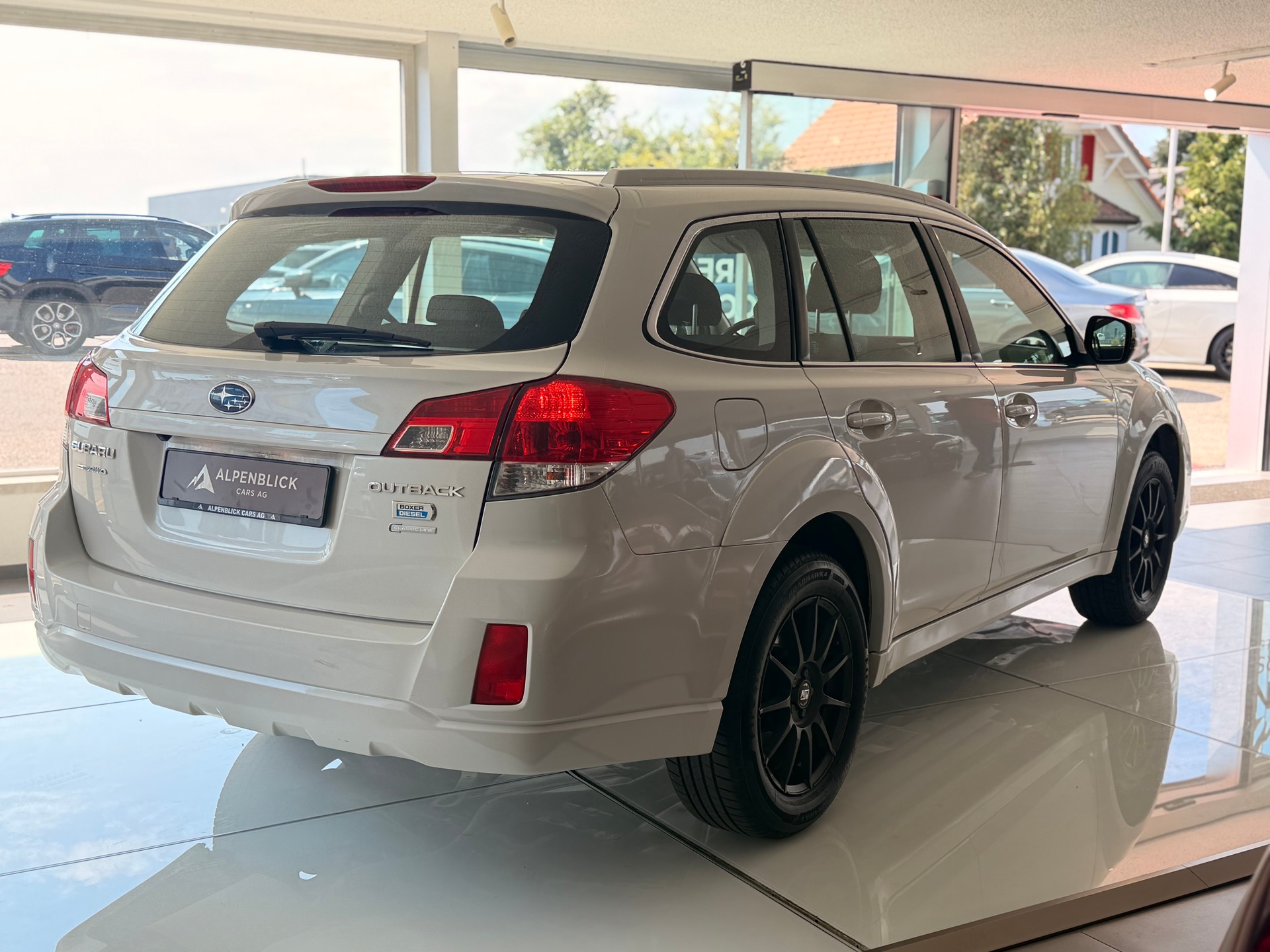 SUBARU Outback 2.0D SWISS EDITION AWD Lineartronic-image-6