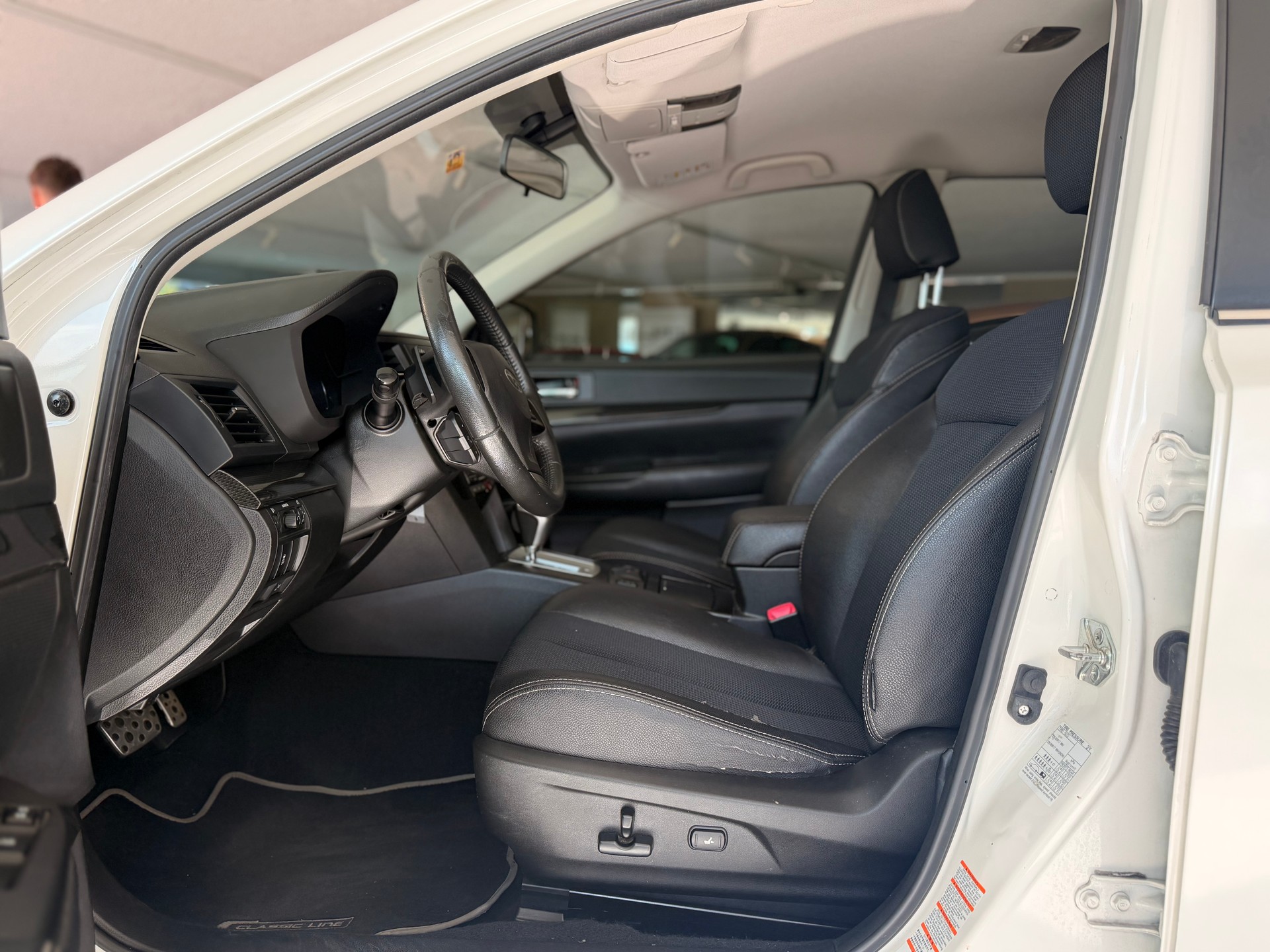 SUBARU Outback 2.0D SWISS EDITION AWD Lineartronic-image-10