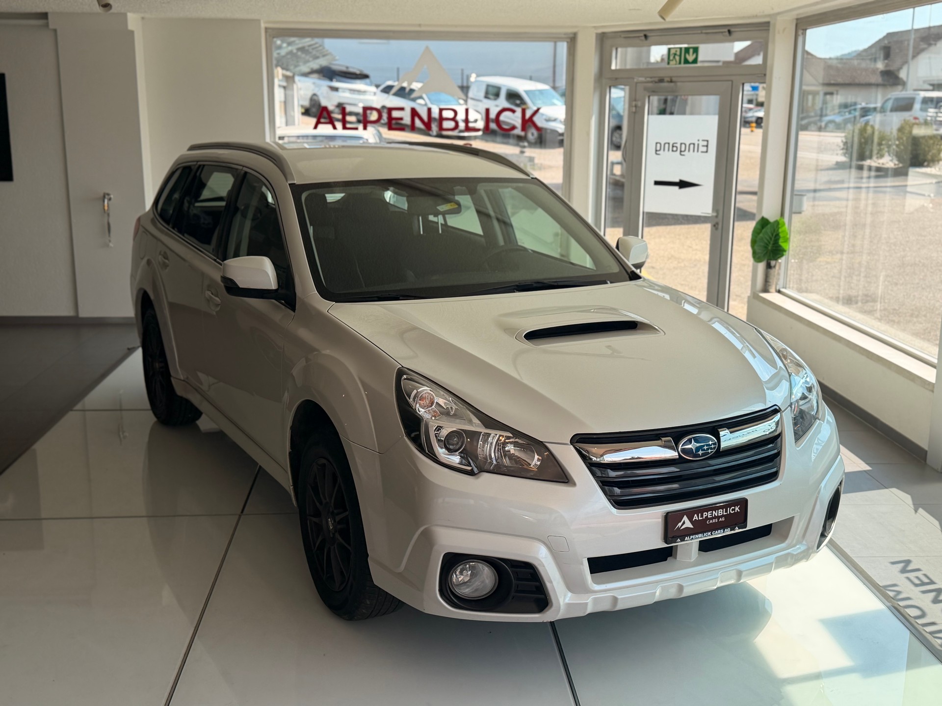 SUBARU Outback 2.0D SWISS EDITION AWD Lineartronic-image-4