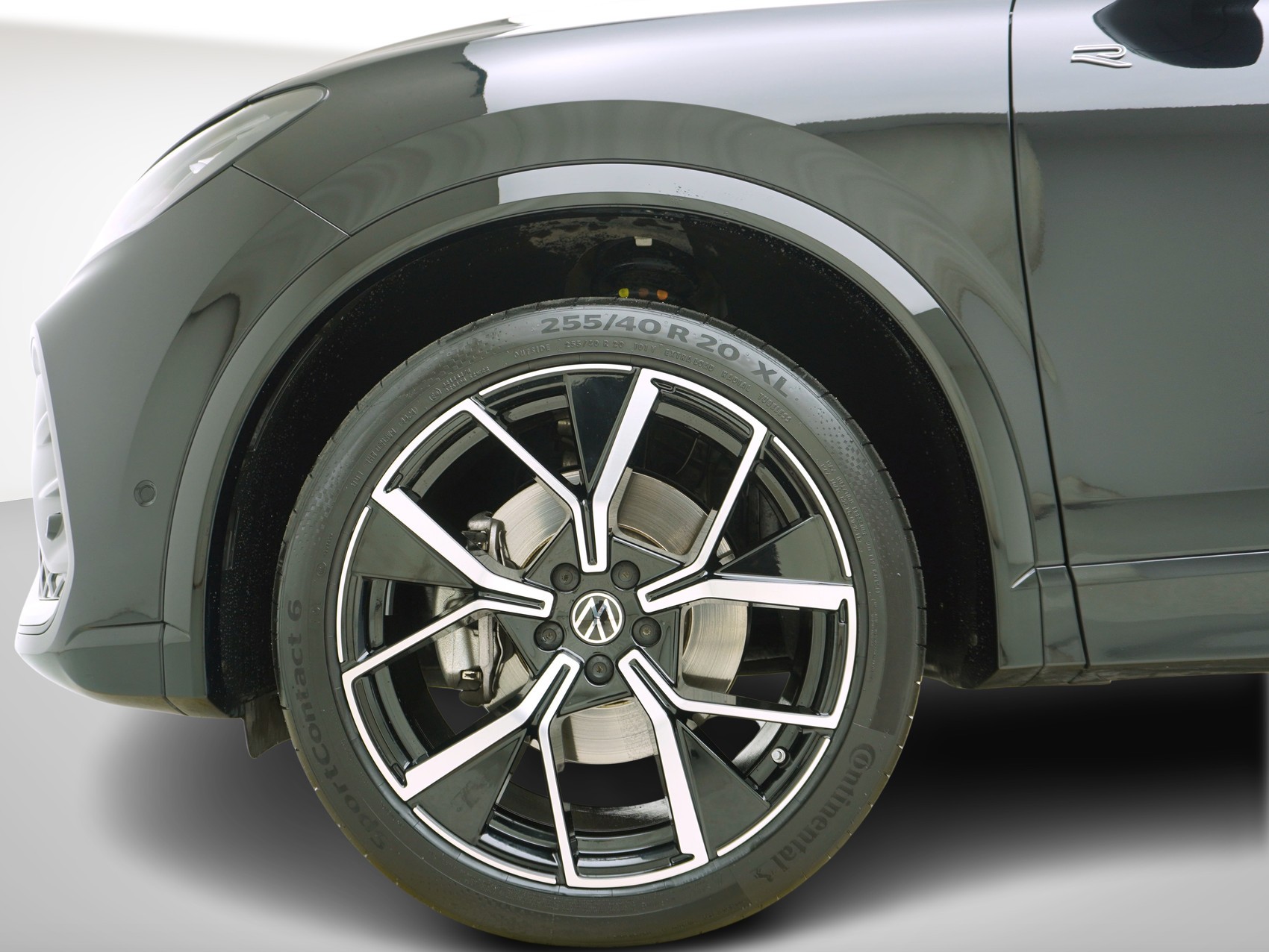 VW Tiguan 2.0 TSI DSG R-Line 4Motion-image-6