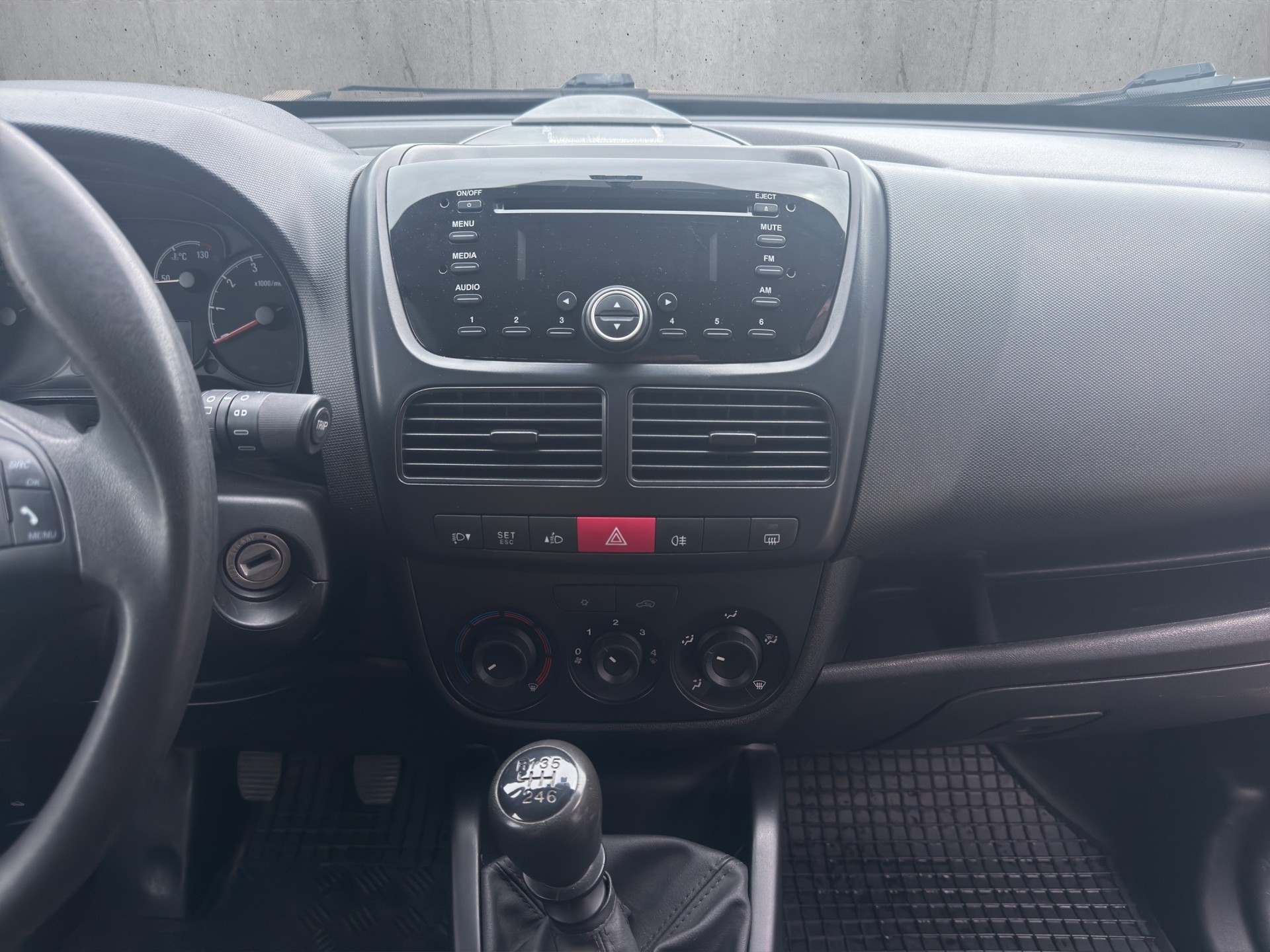 OPEL Combo 2.0 CDTI 2.0-image-12