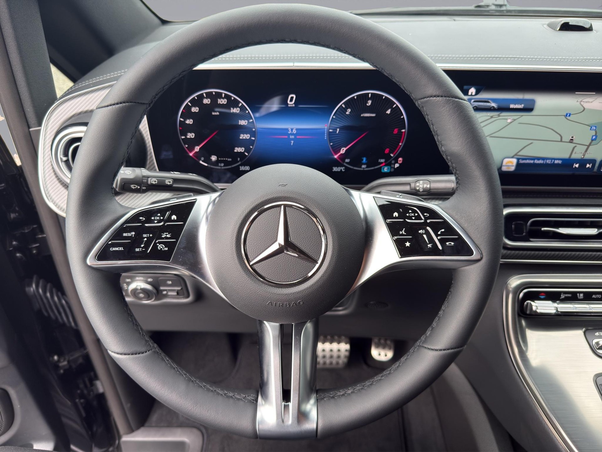 MERCEDES-BENZ V 300 d Exclusive lang Van-image-9