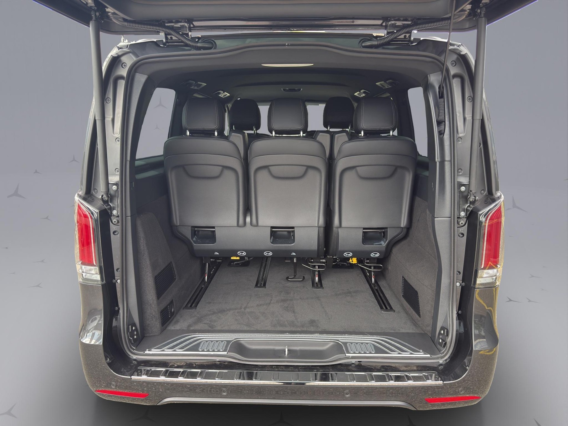 MERCEDES-BENZ V 300 d Exclusive lang Van-image-17