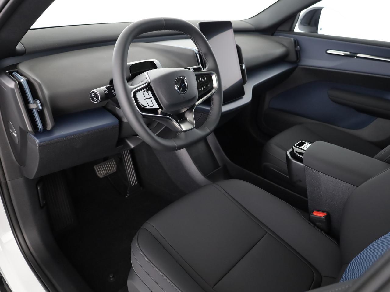 VOLVO EX30 CC P8 Ultra AWD-image-6