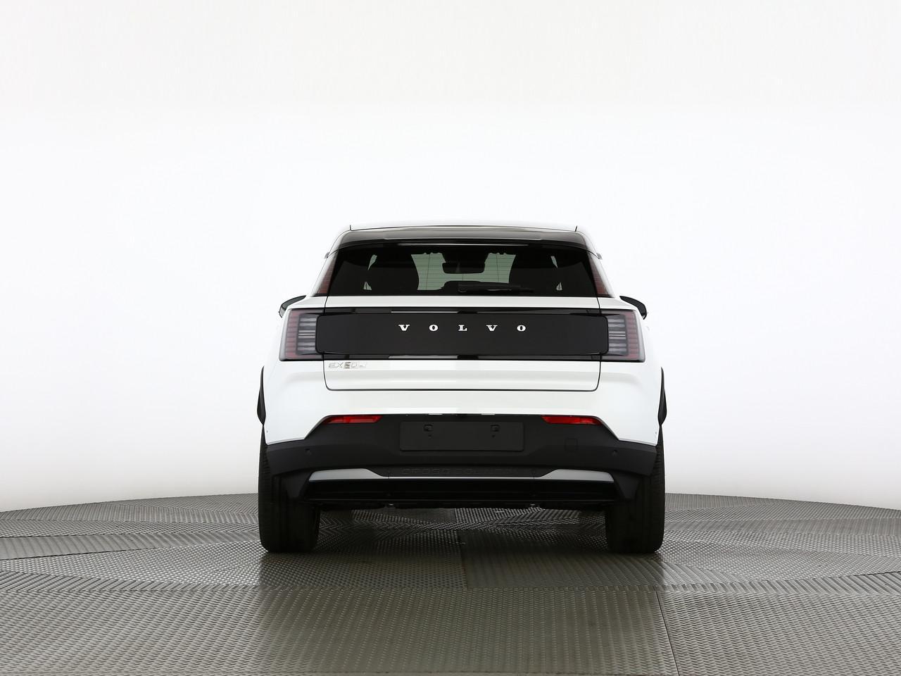 VOLVO EX30 CC P8 Ultra AWD-showroom-element-3