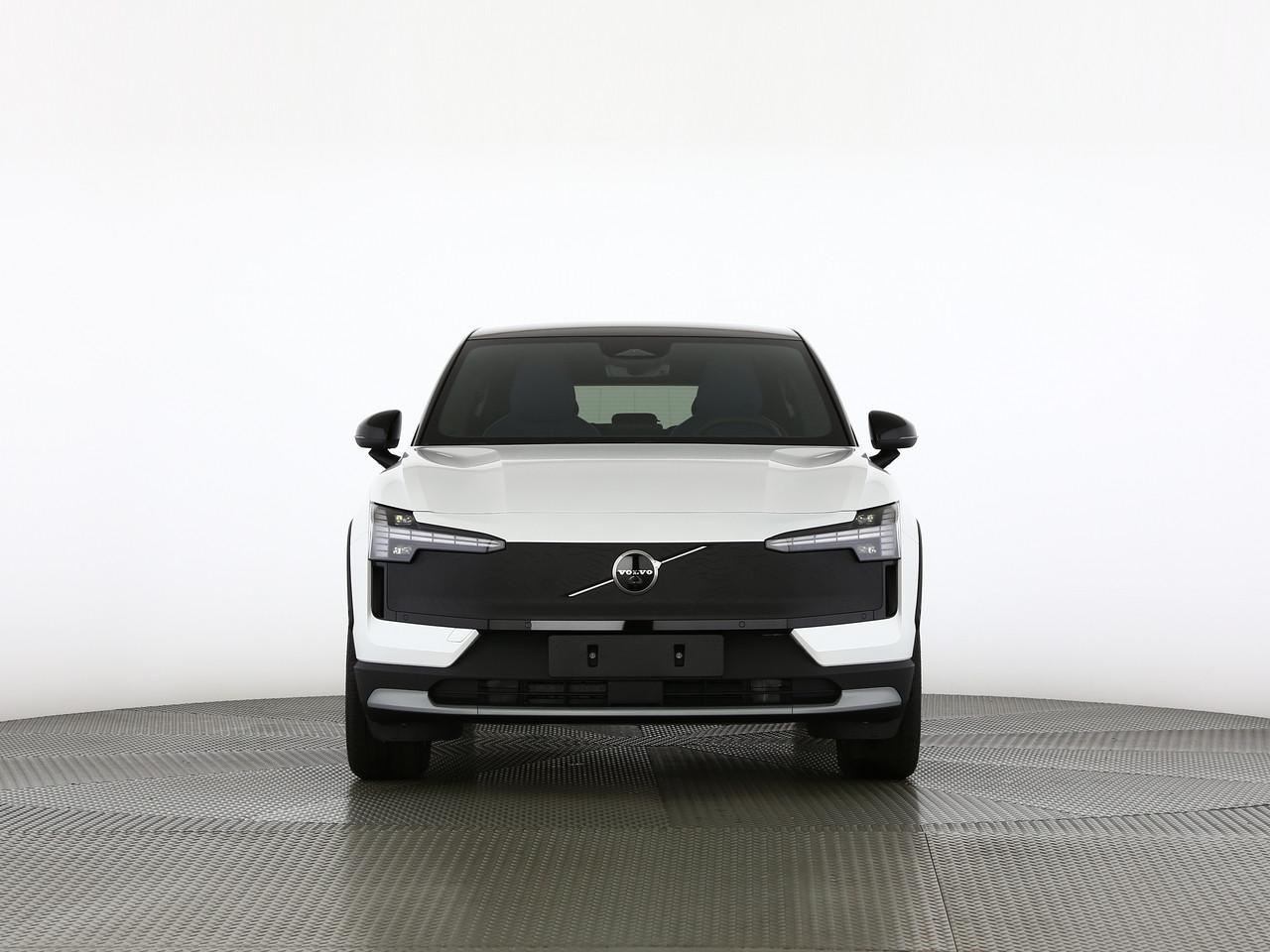 VOLVO EX30 CC P8 Ultra AWD-image-4