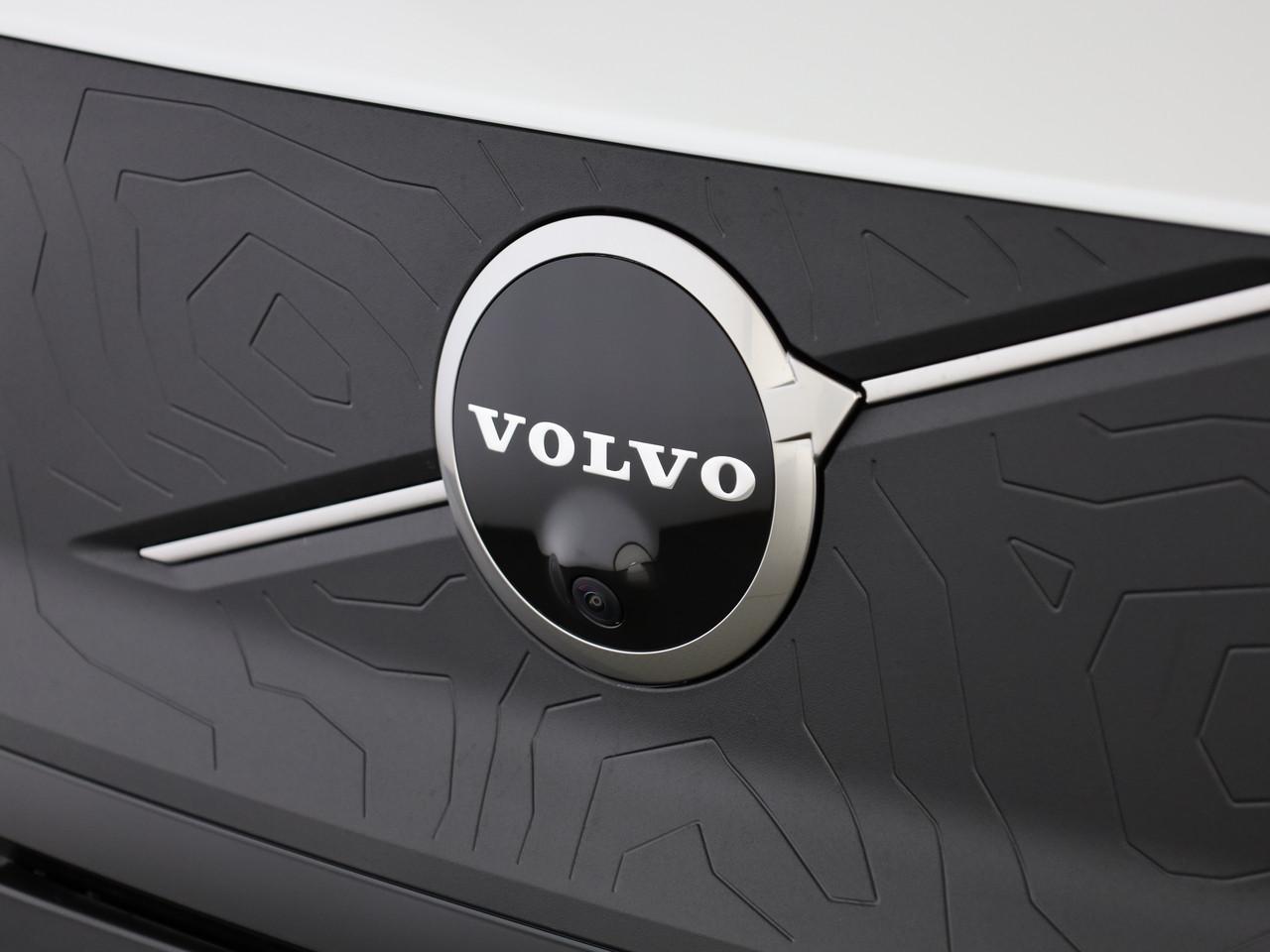 VOLVO EX30 CC P8 Ultra AWD-image-14