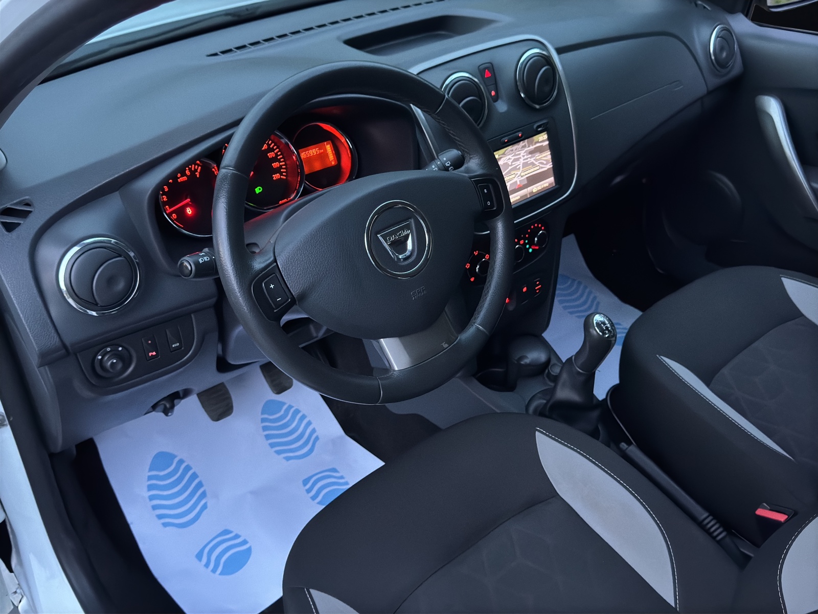 DACIA Sandero Tce 90 Stepway Lauréate * Frisch ab MFK & * Frisch ab Service .-image-10