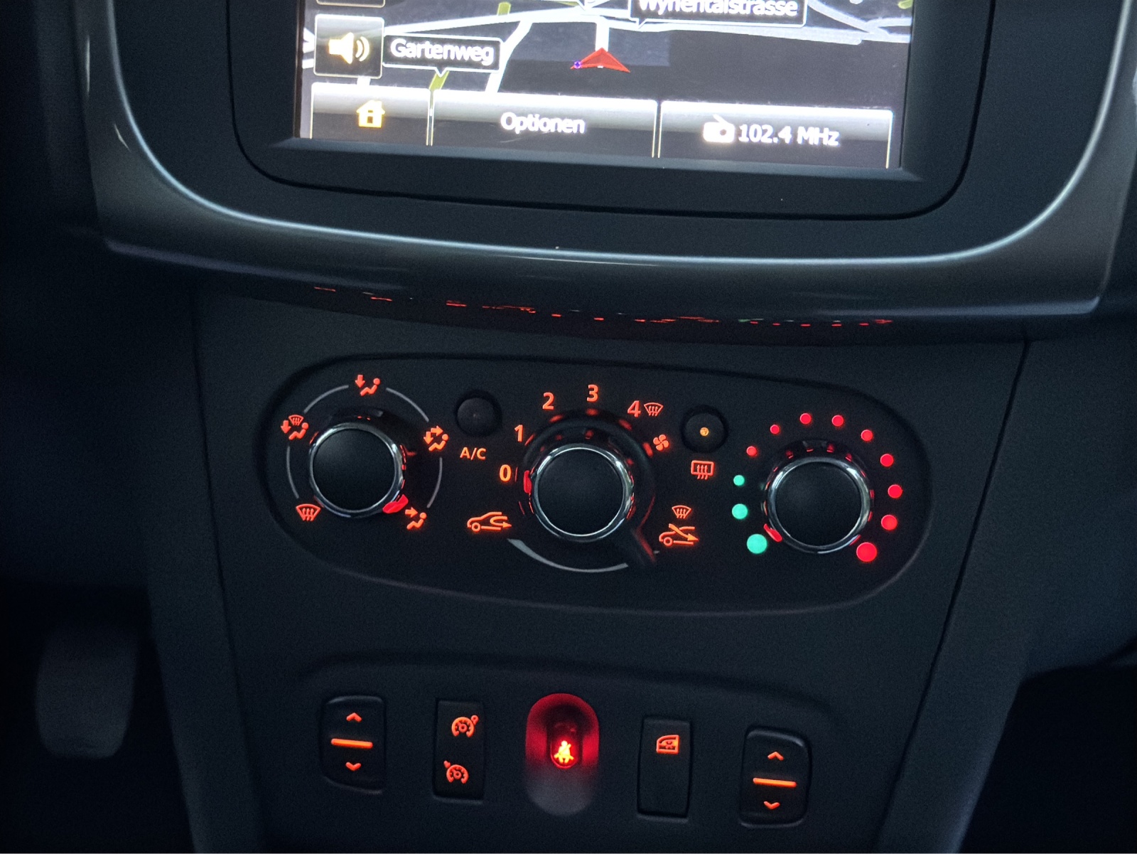 DACIA Sandero Tce 90 Stepway Lauréate * Frisch ab MFK & * Frisch ab Service .-image-13