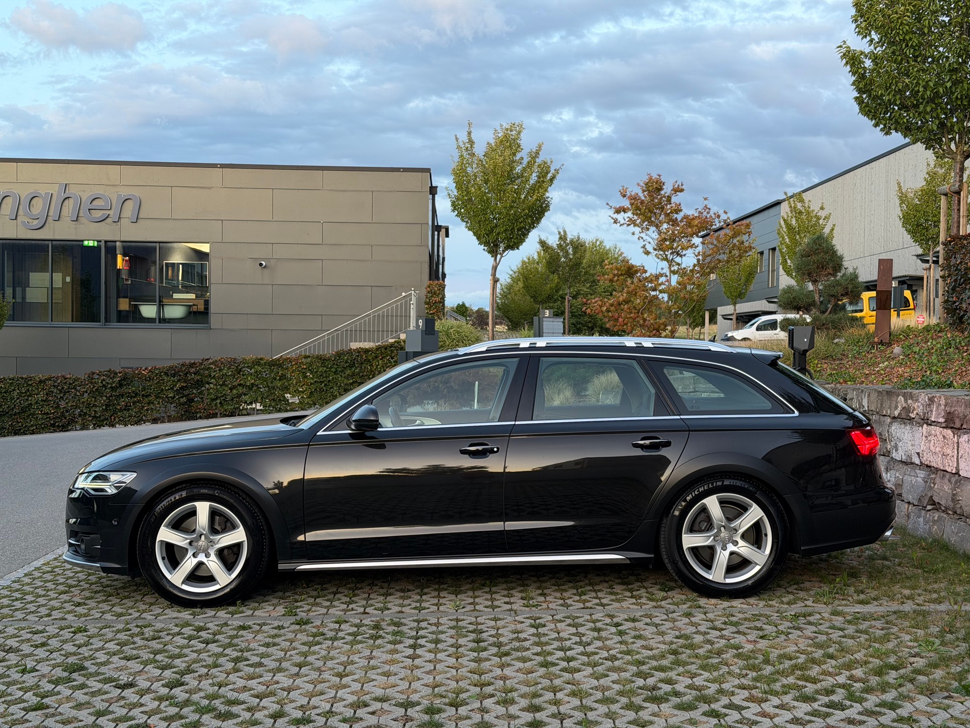 AUDI A6 allroad 3.0 TDI V6 quattro S-tronic-image-3