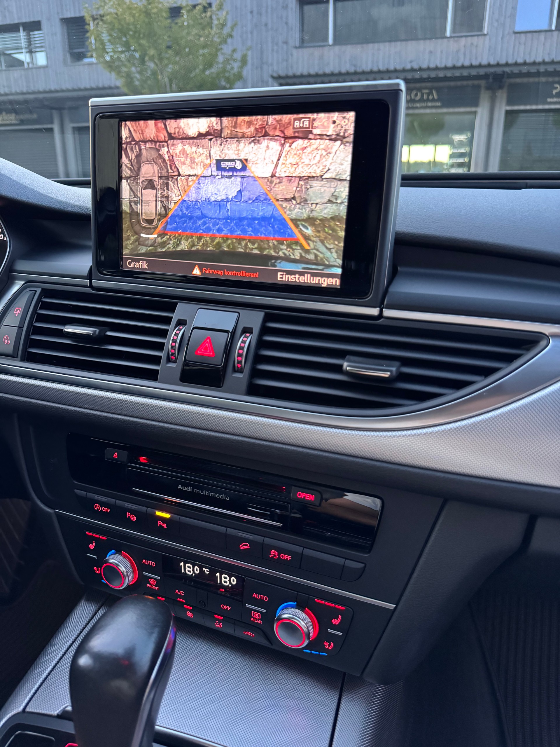AUDI A6 allroad 3.0 TDI V6 quattro S-tronic-image-14
