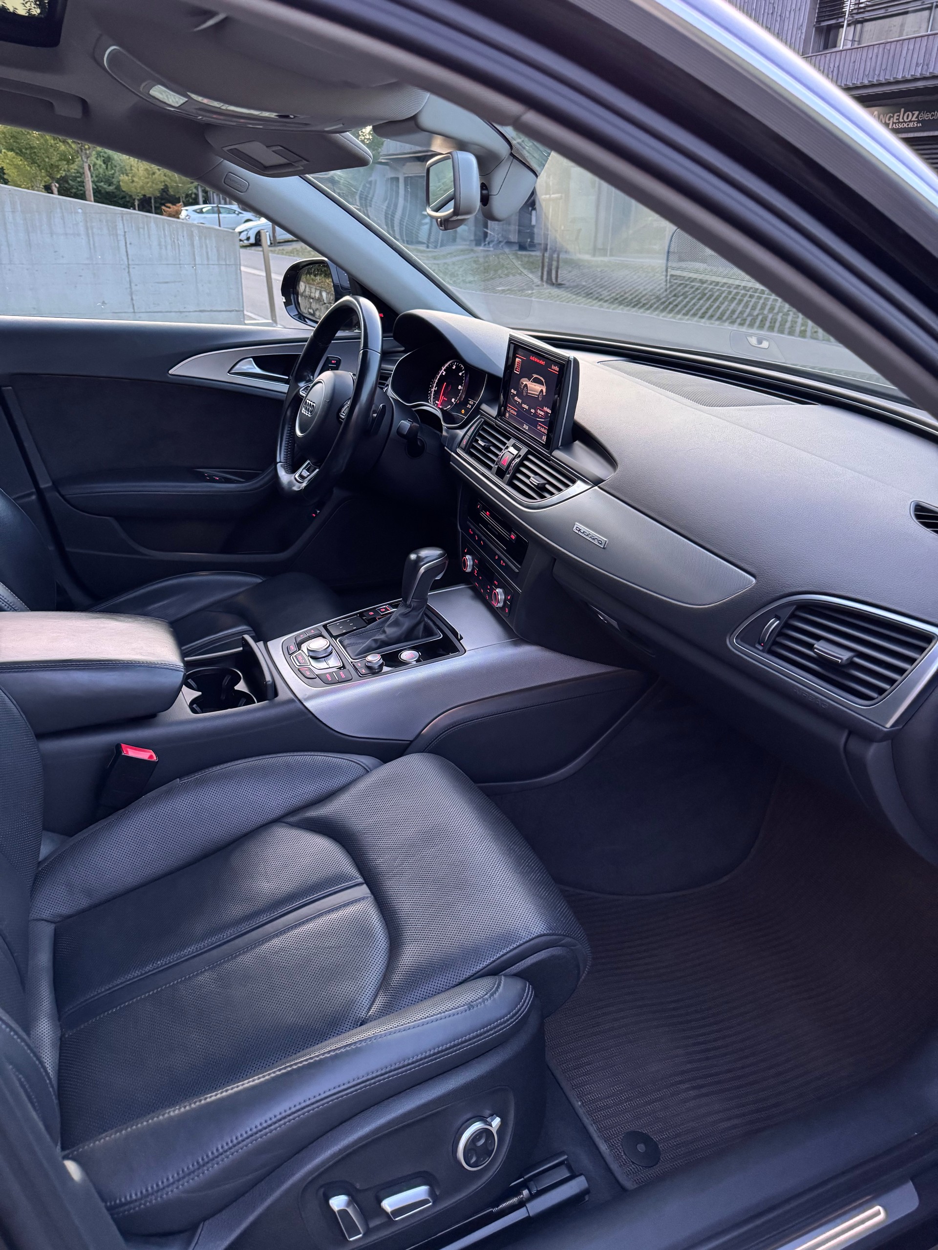 AUDI A6 allroad 3.0 TDI V6 quattro S-tronic-image-8