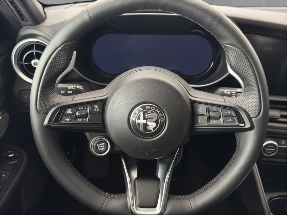 ALFA ROMEO Giulia 2.0 Veloce Q4 AT8 "Pack Premium-Harman Kardon"-image-14