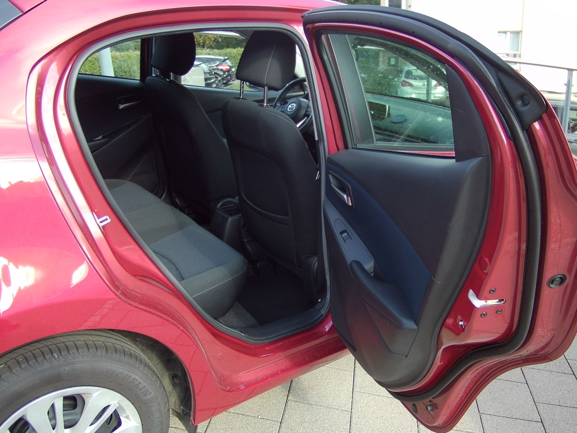 MAZDA 2 1.5i 16V Skyactiv-G Ambition Drive-image-11