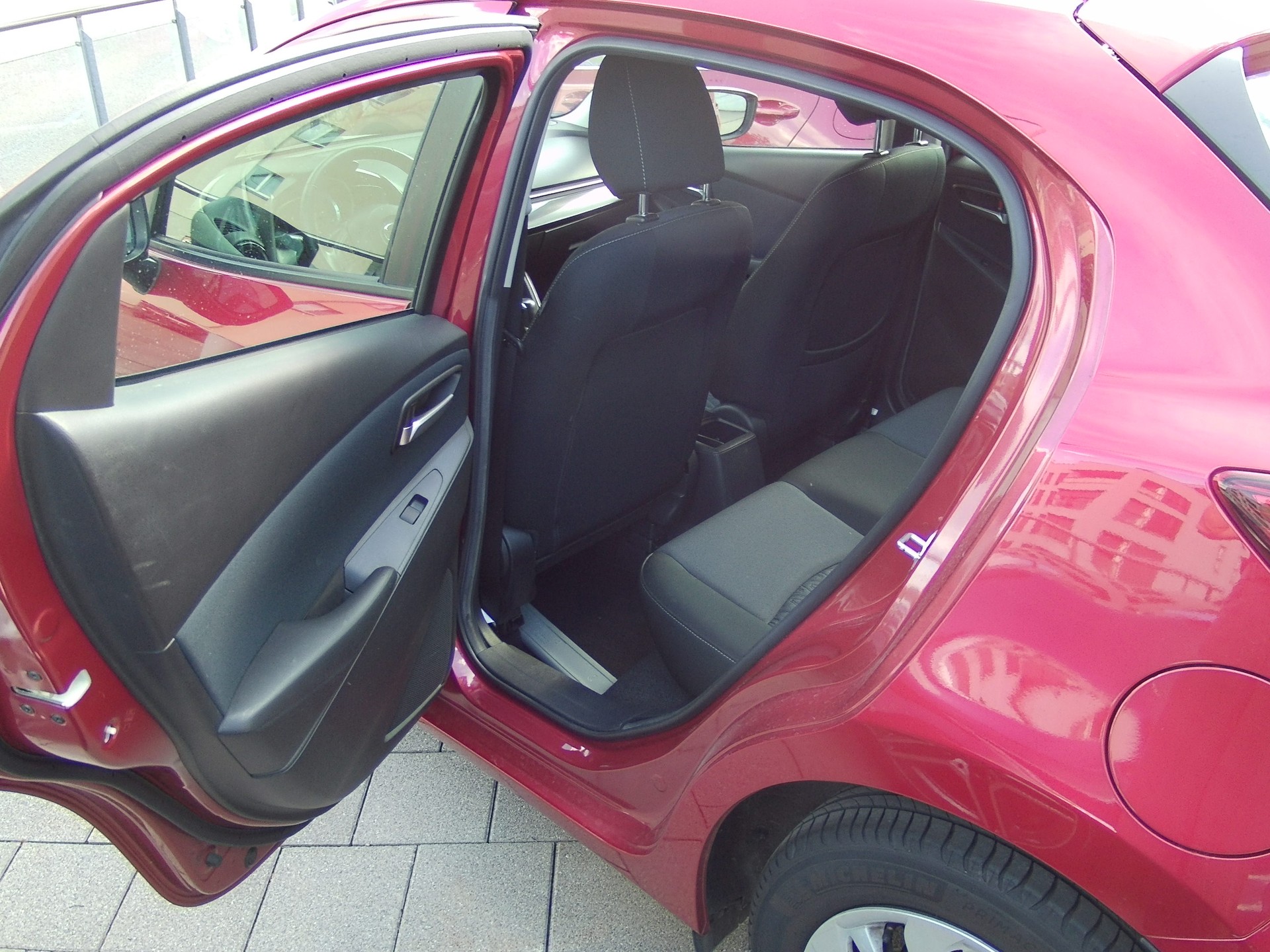 MAZDA 2 1.5i 16V Skyactiv-G Ambition Drive-image-9