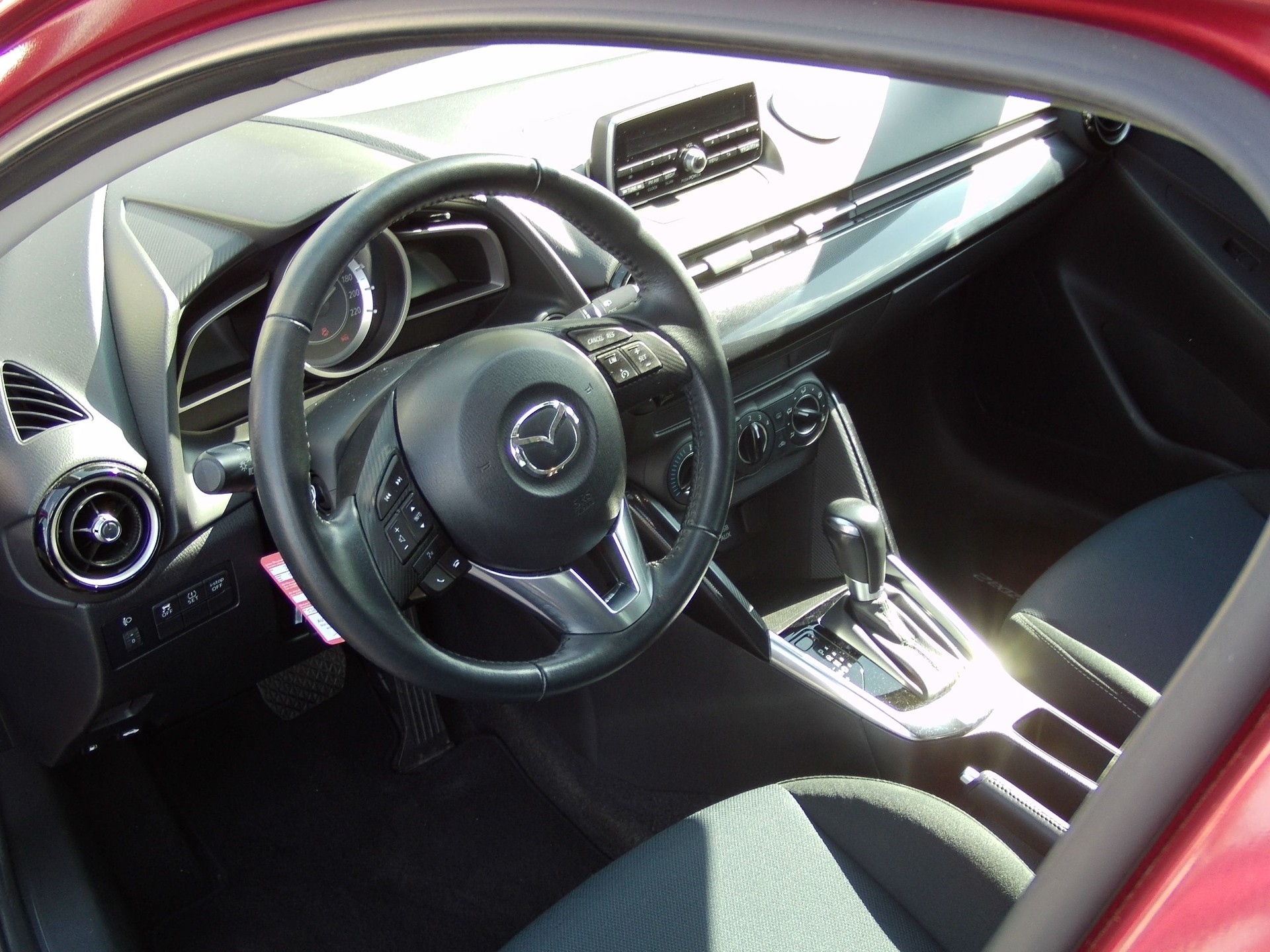MAZDA 2 1.5i 16V Skyactiv-G Ambition Drive-image-7
