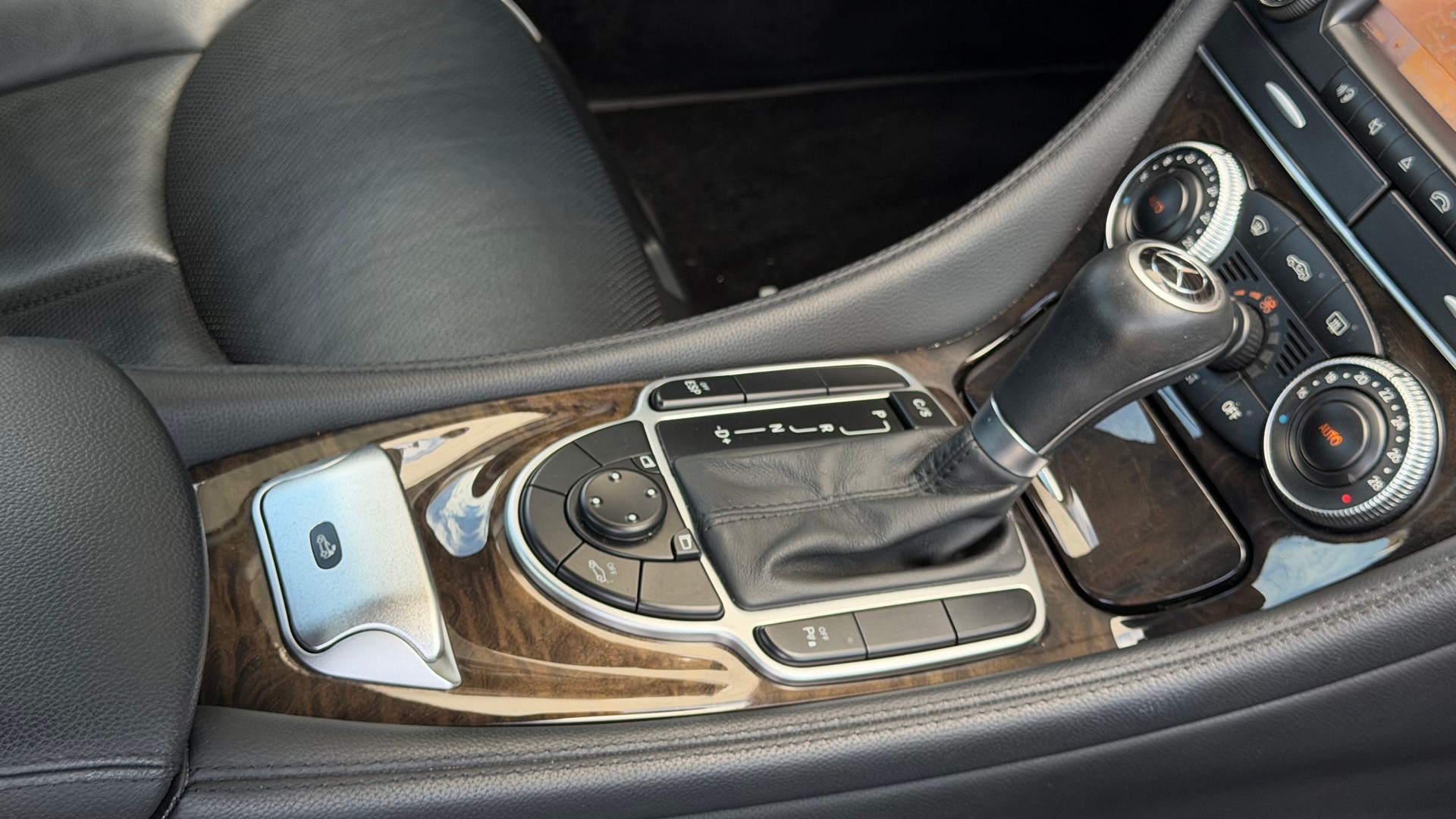 MERCEDES-BENZ SL 350 7G-Tronic♦️1.Hand*Service gepflegt*Sommerauto♦️-image-19