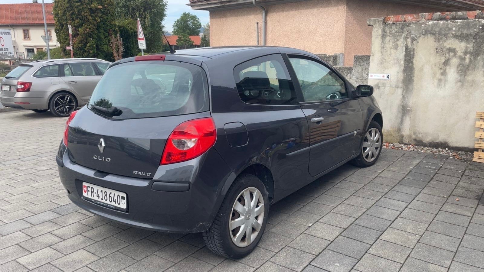RENAULT Clio 1.6 16V Privilège-image-1
