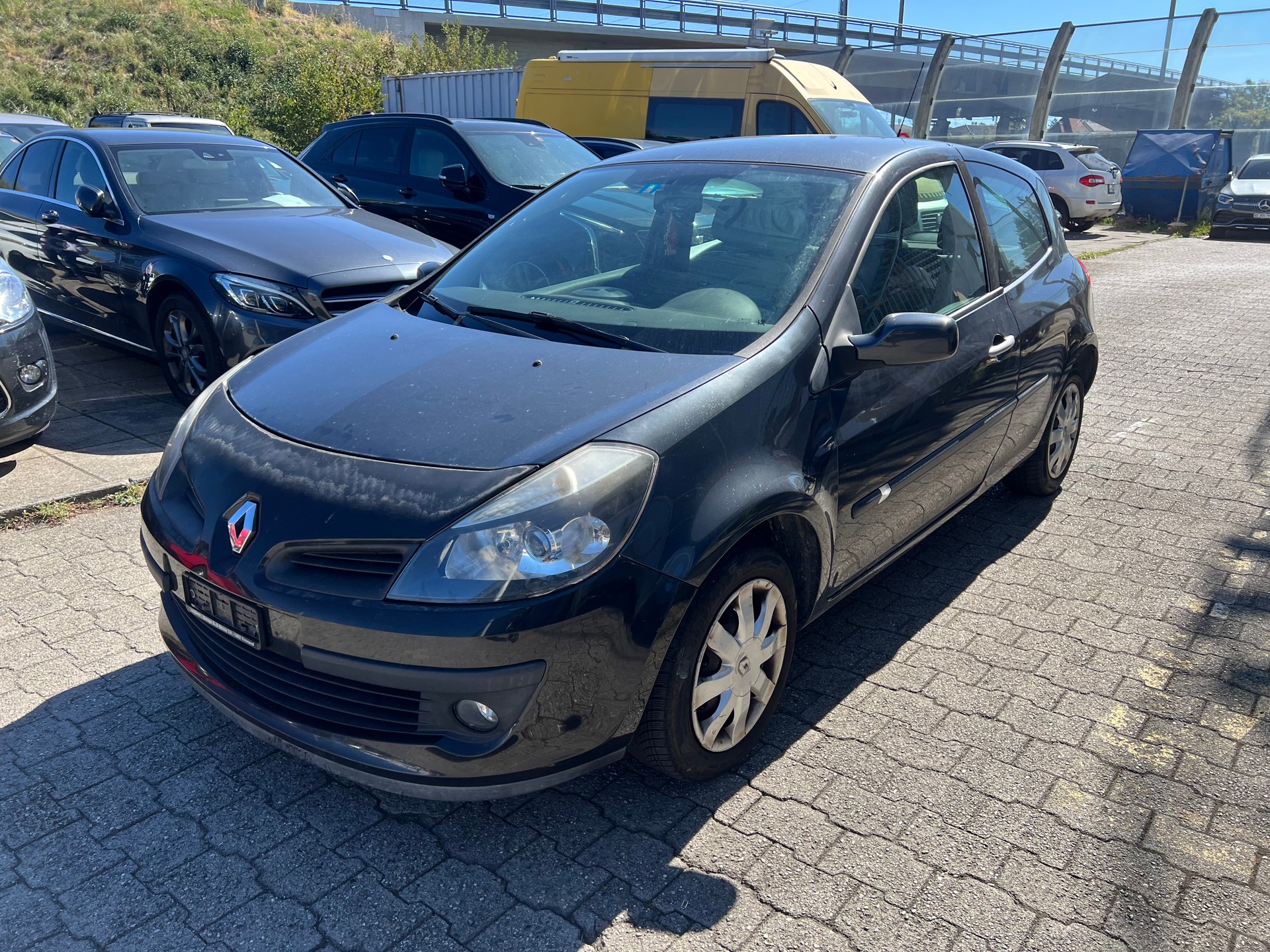 RENAULT Clio 1.6 16V Privilège