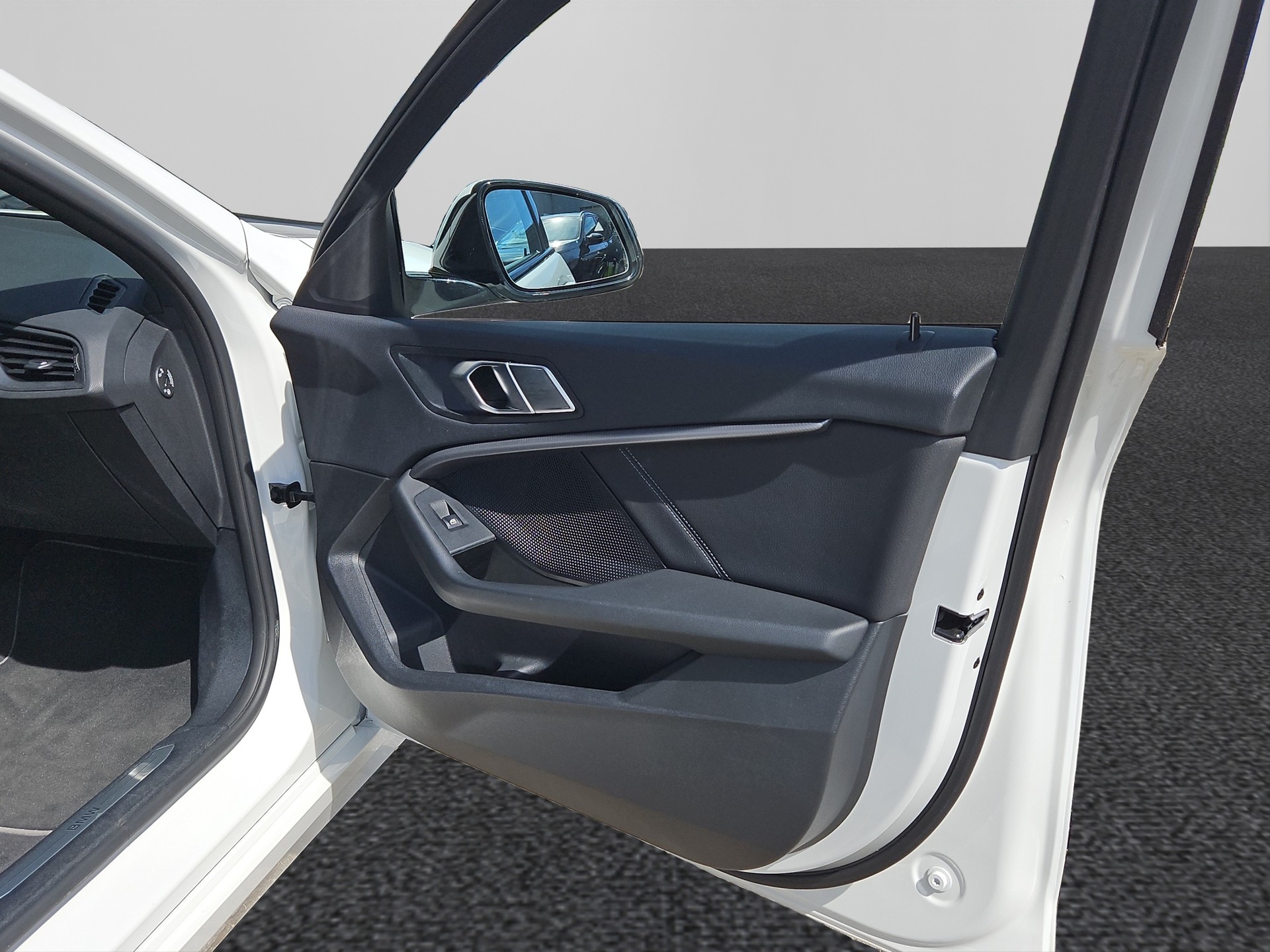 BMW 120d xDrive Steptronic Sport Line-image-15