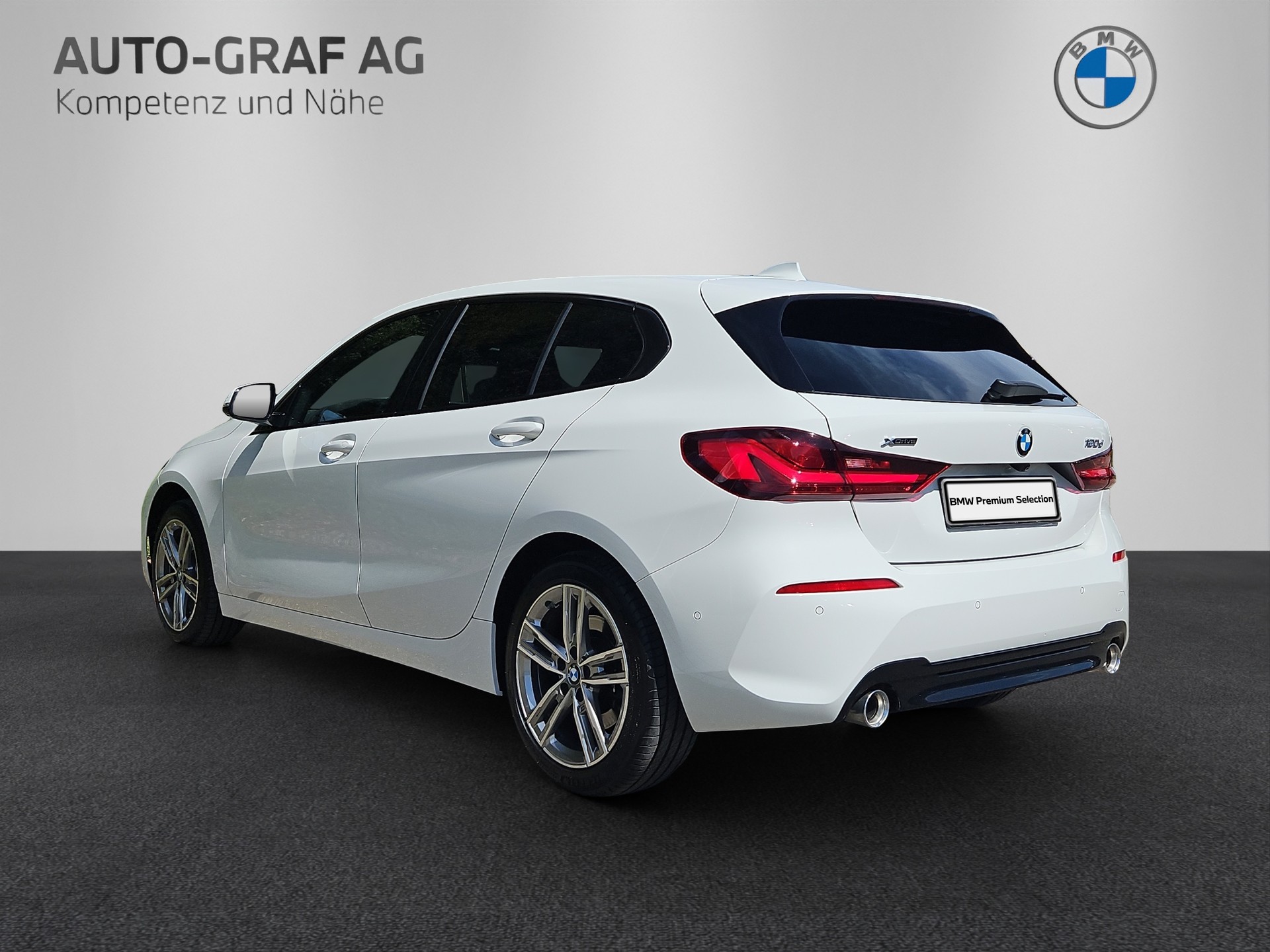 BMW 120d xDrive Steptronic Sport Line-showroom-element-2